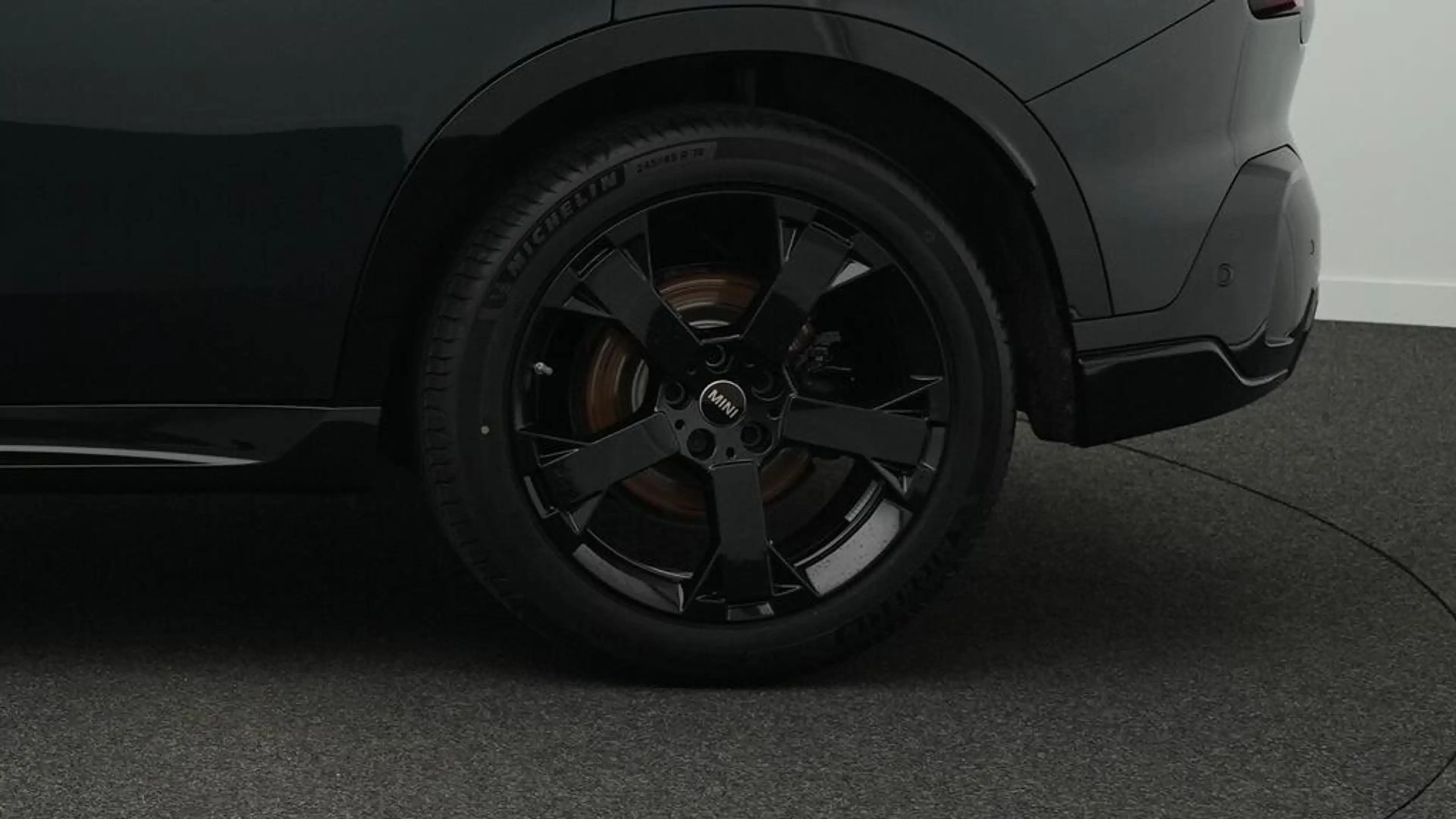 MINI Countryman S All4 John Cooper Works Trim — photo 12