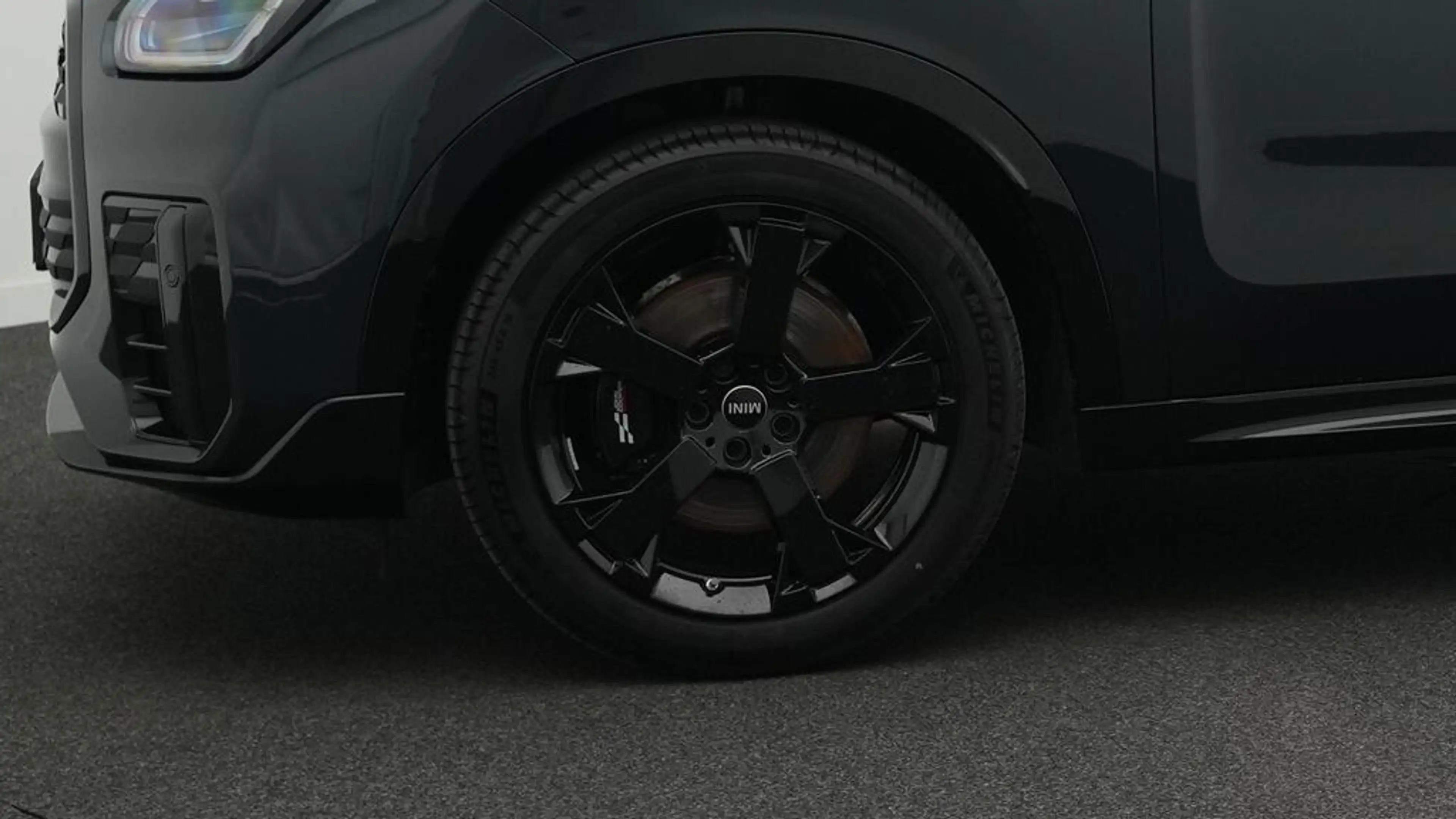 MINI Countryman S All4 John Cooper Works Trim — photo 10
