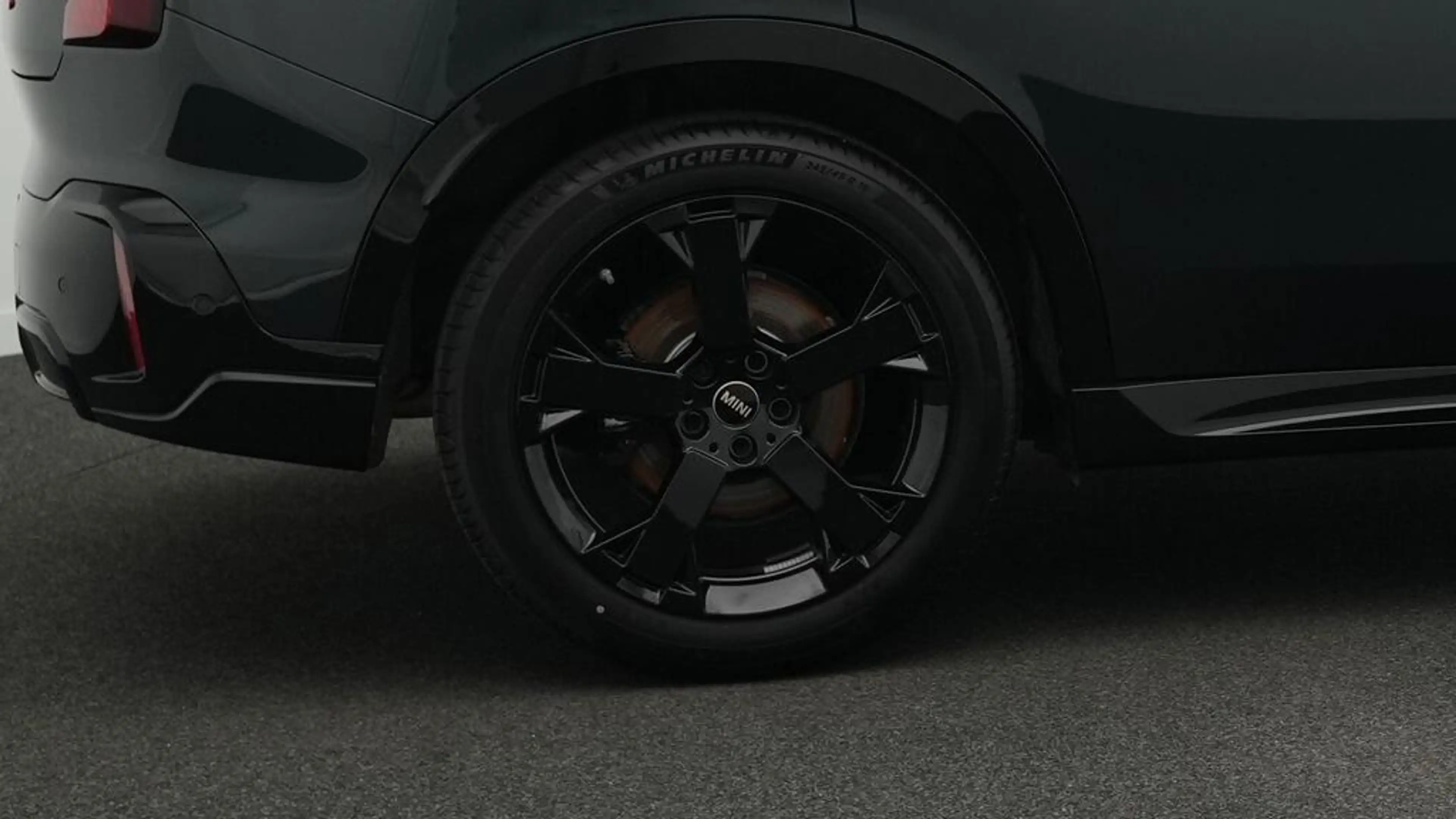MINI Countryman S All4 John Cooper Works Trim — photo 9