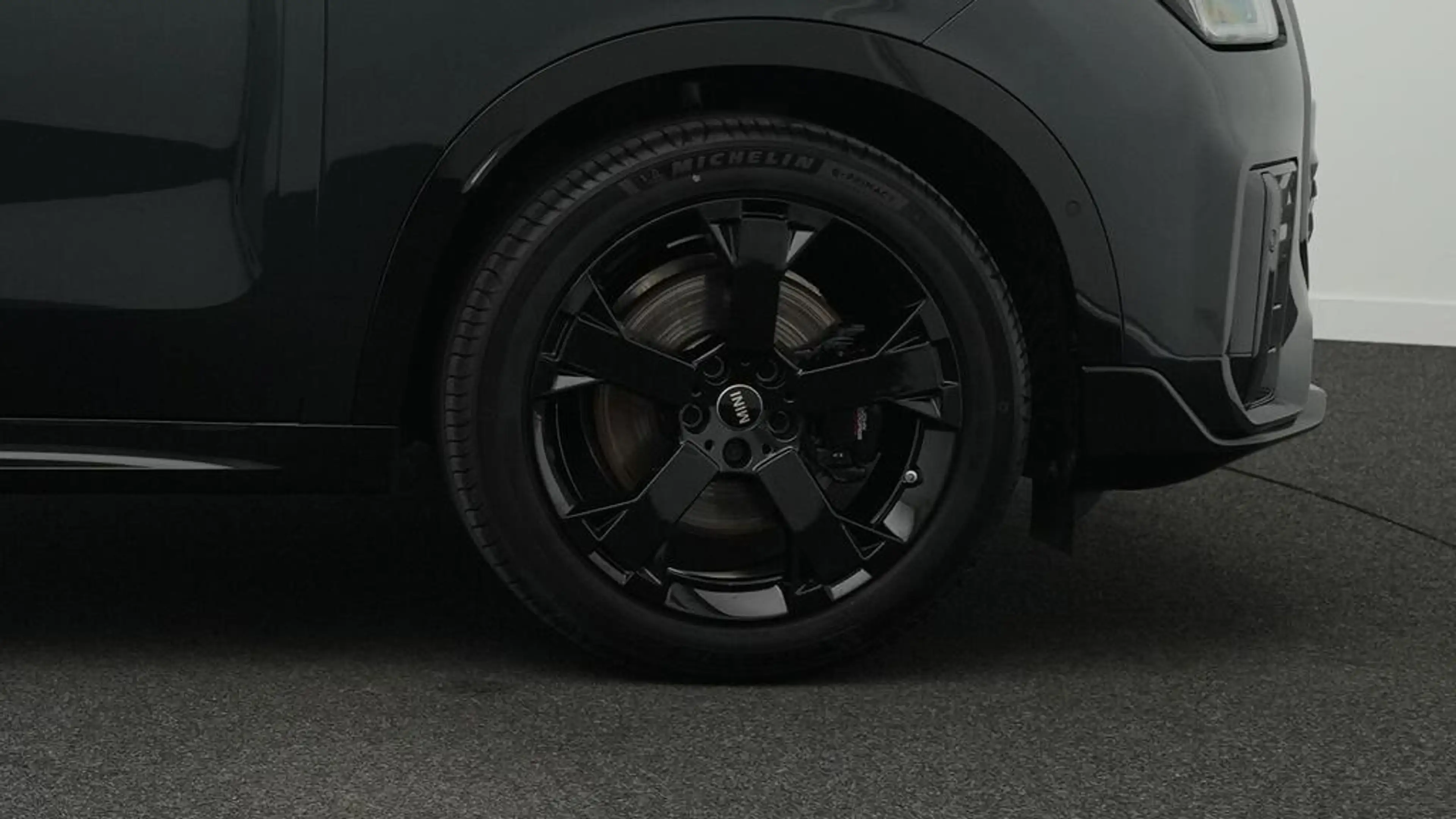 MINI Countryman S All4 John Cooper Works Trim — photo 11