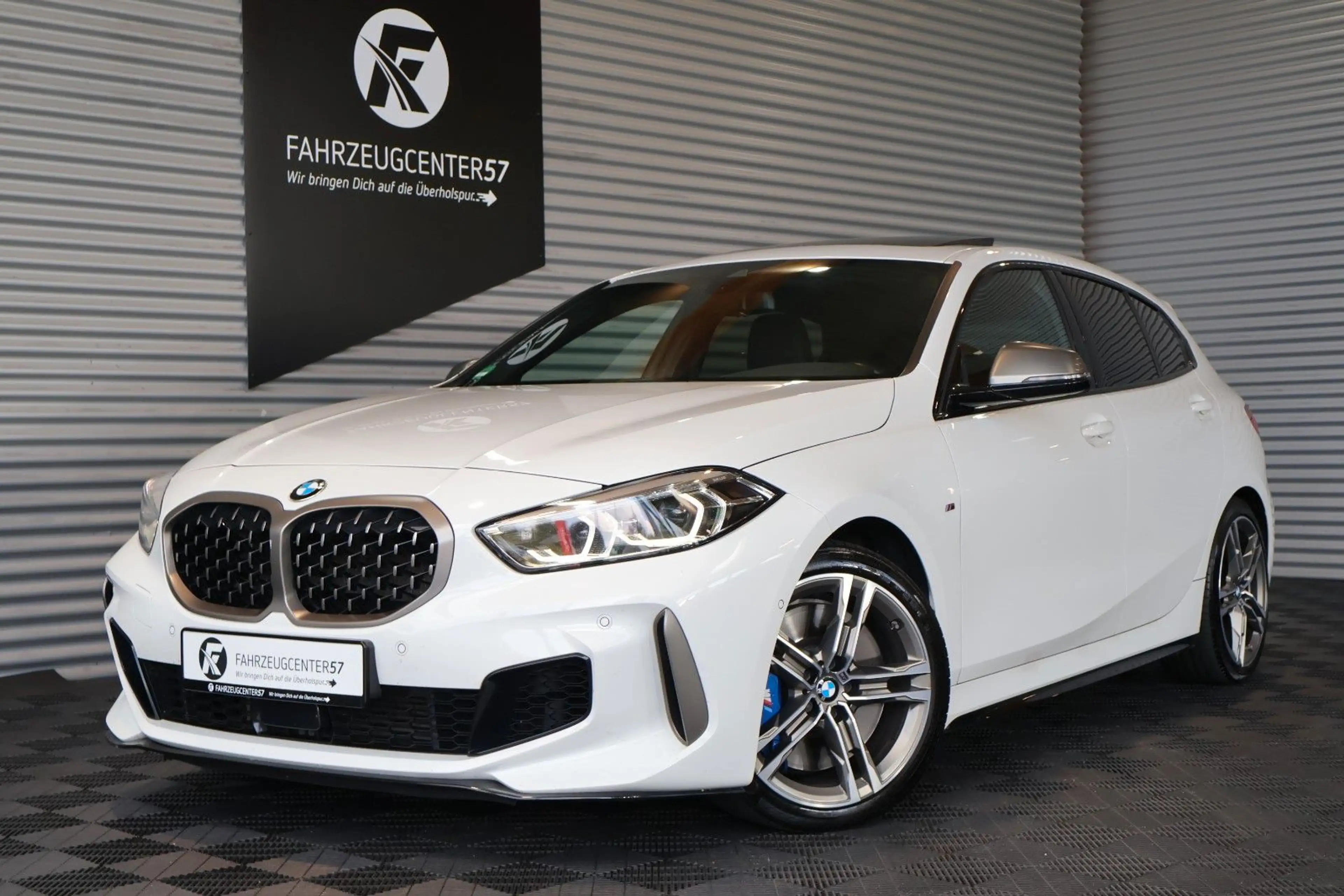 BMW 135 i xDrive/DAB+/HIFI/CARPLAY/PANO/KAMERA/TOTW.