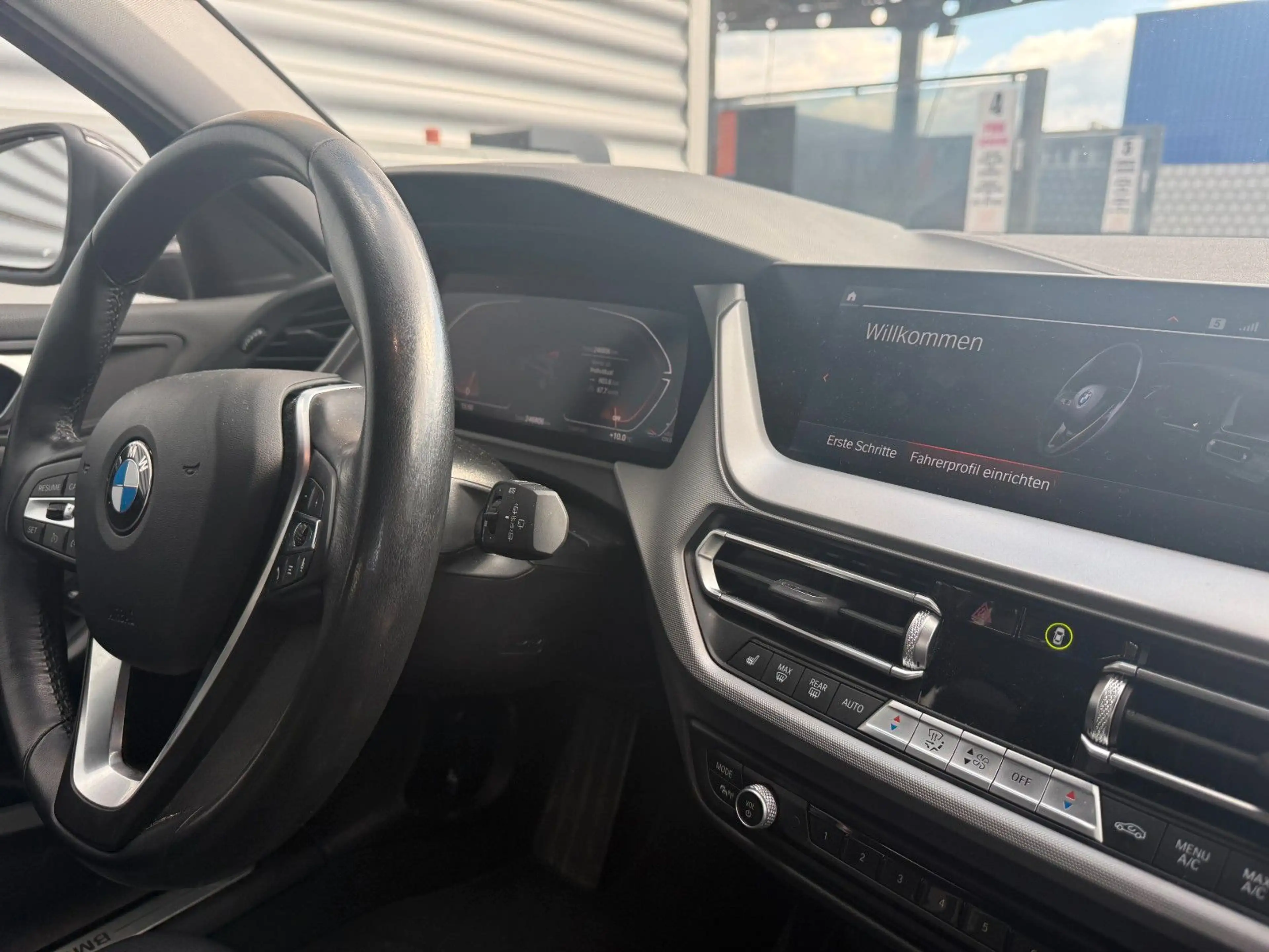 BMW 118 d Navi LED Live Cockpit Prof Sportsitze — photo 11