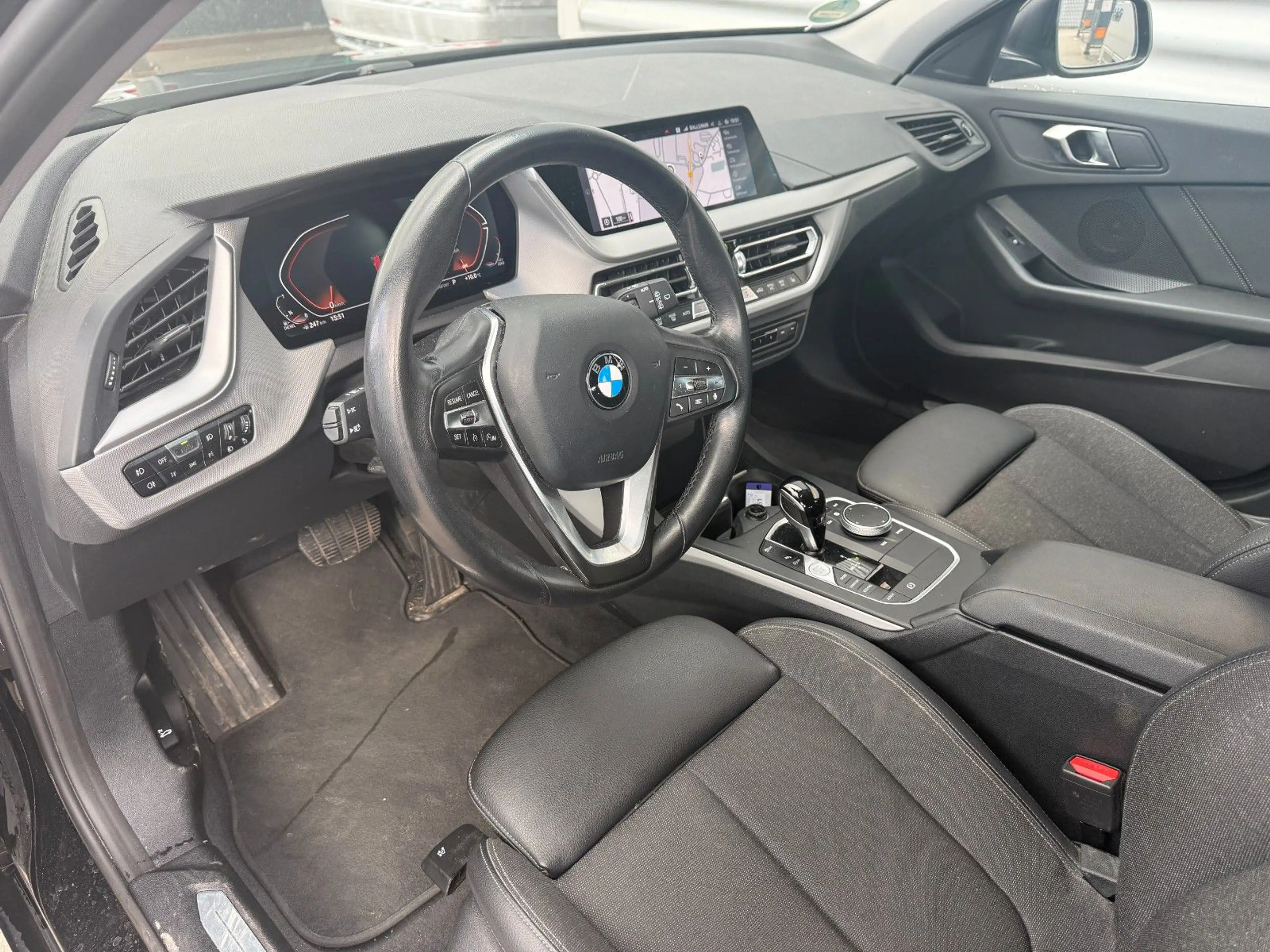 BMW 118 d Navi LED Live Cockpit Prof Sportsitze — photo 9