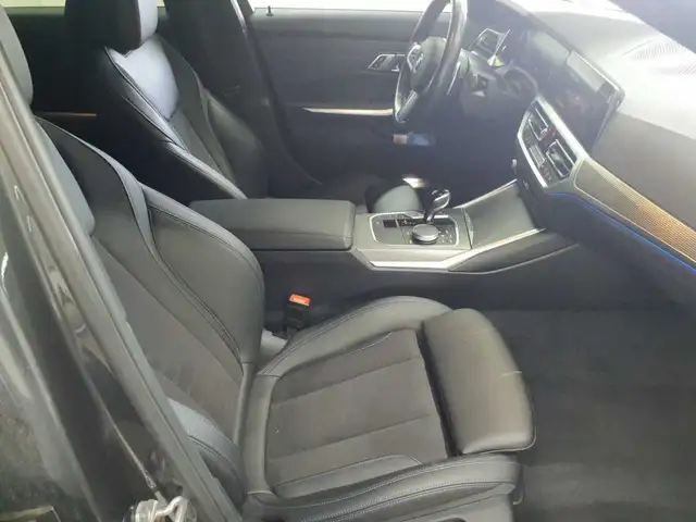 BMW 3 Series view 8
