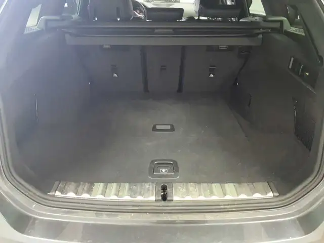 BMW 3 Series view 15