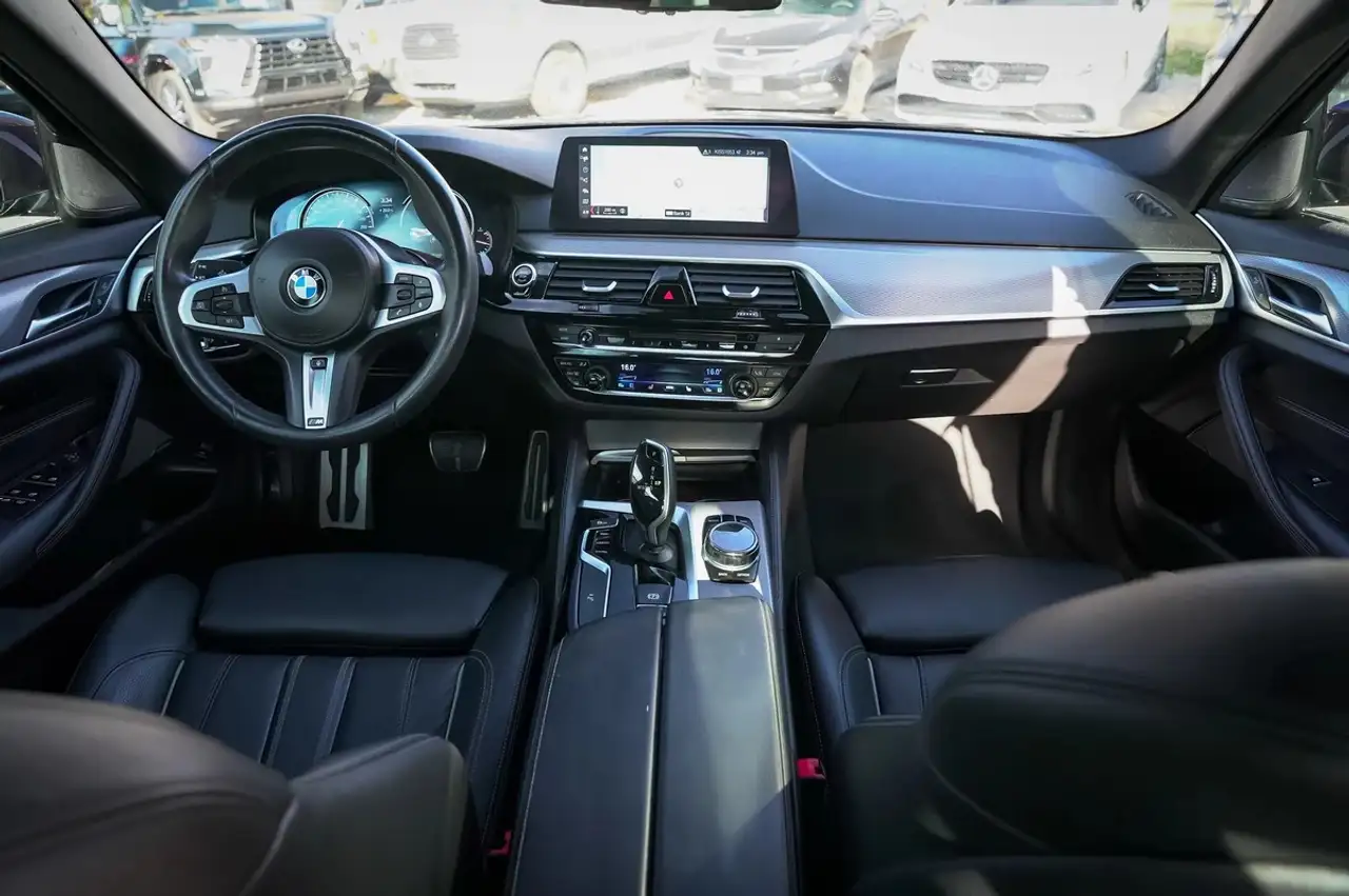 BMW 5 Series снимка BMW 5 Series