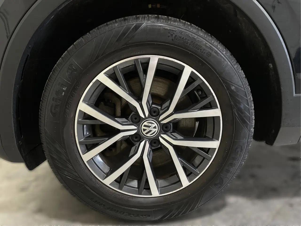 Volkswagen Tiguan снимка Volkswagen Tiguan