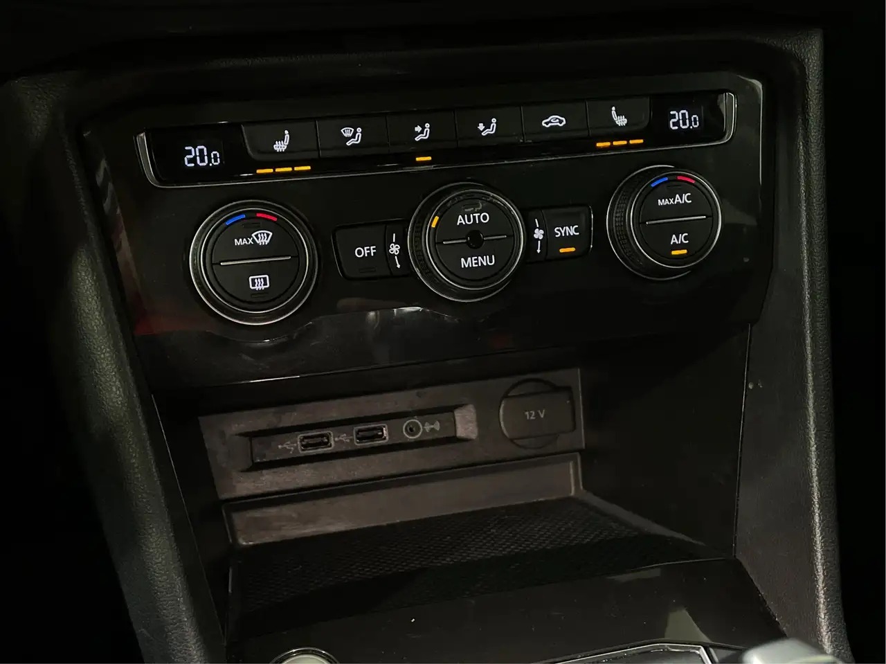 Volkswagen Tiguan снимка Volkswagen Tiguan