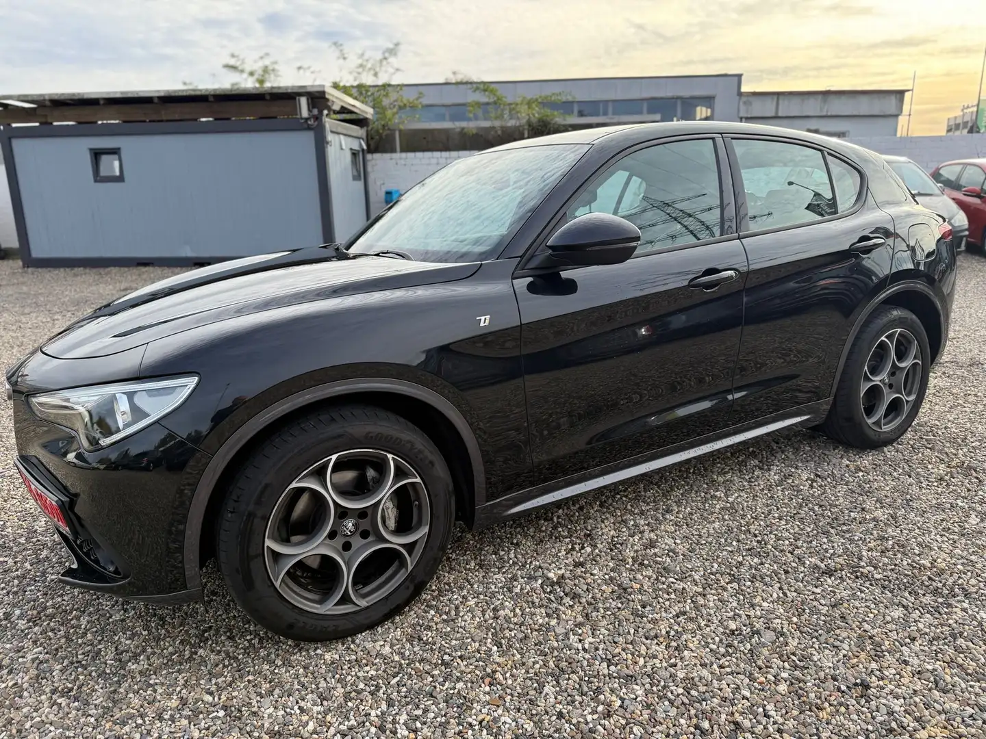 Alfa Romeo Stelvio Ti Q4 2,2 D Schwarz - 1