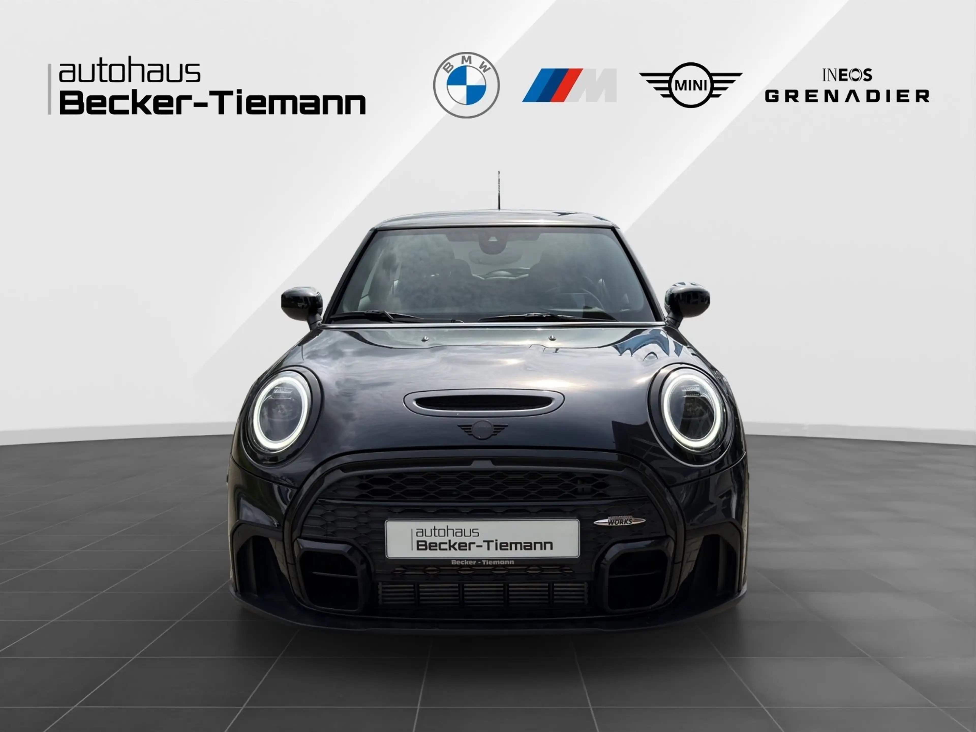 MINI Cooper S JCW -Kit,Rückfahrkamera,Head-Up,Pano,Lenkradheizun — photo 2