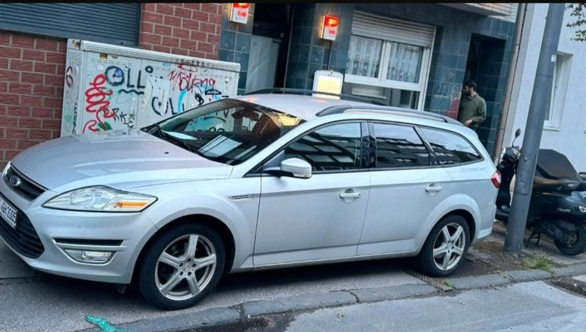 Ford Mondeo Ford mondeo Automatik 2,0 Diesel 12.2011 Top Silber - 2