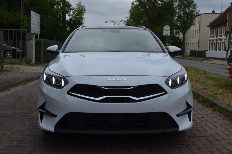 Kia Ceed SW / cee'd SW Platinum Edition Voll ! — photo 2