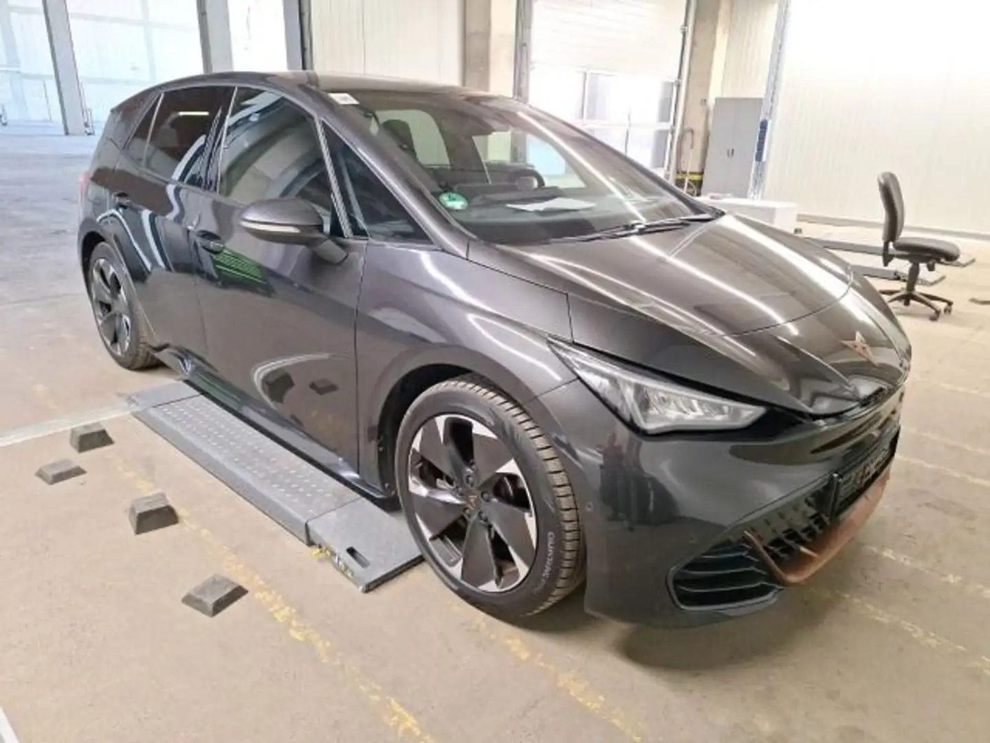 CUPRA Born WÄRMEPUMPE KAMERA SITZHZ NAVI LM19 Grau - 2