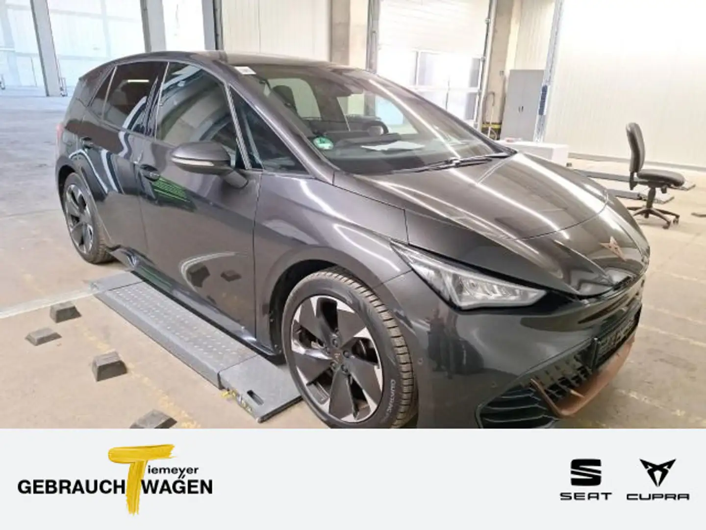 CUPRA Born WÄRMEPUMPE KAMERA SITZHZ NAVI LM19 Grau - 1