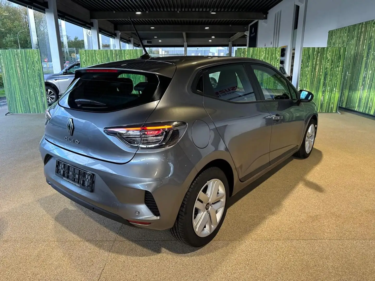 Renault Clio 1.0 SCe Evolution Facelift Grijs - 2