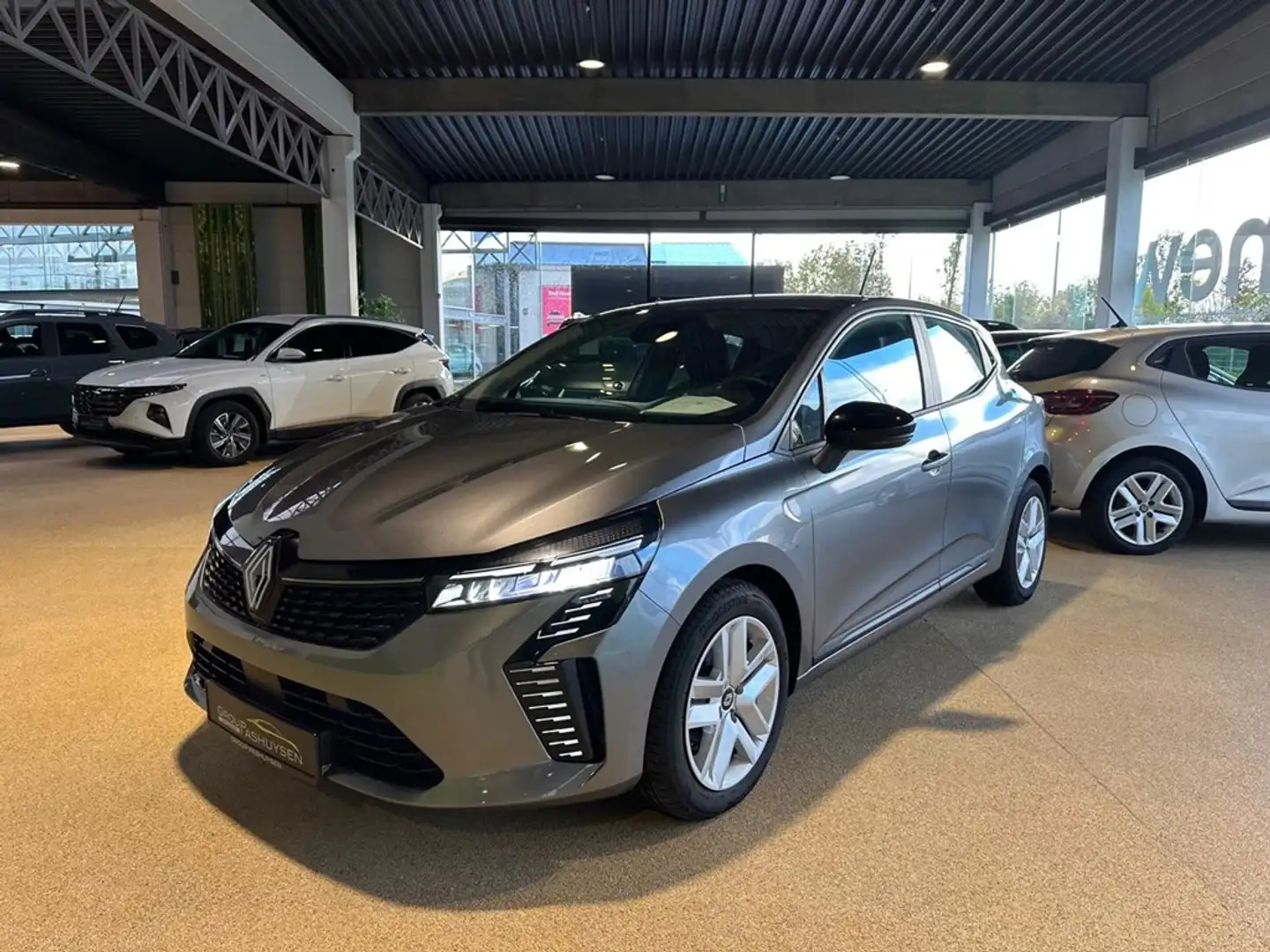 Renault Clio 1.0 SCe Evolution Facelift Grijs - 1