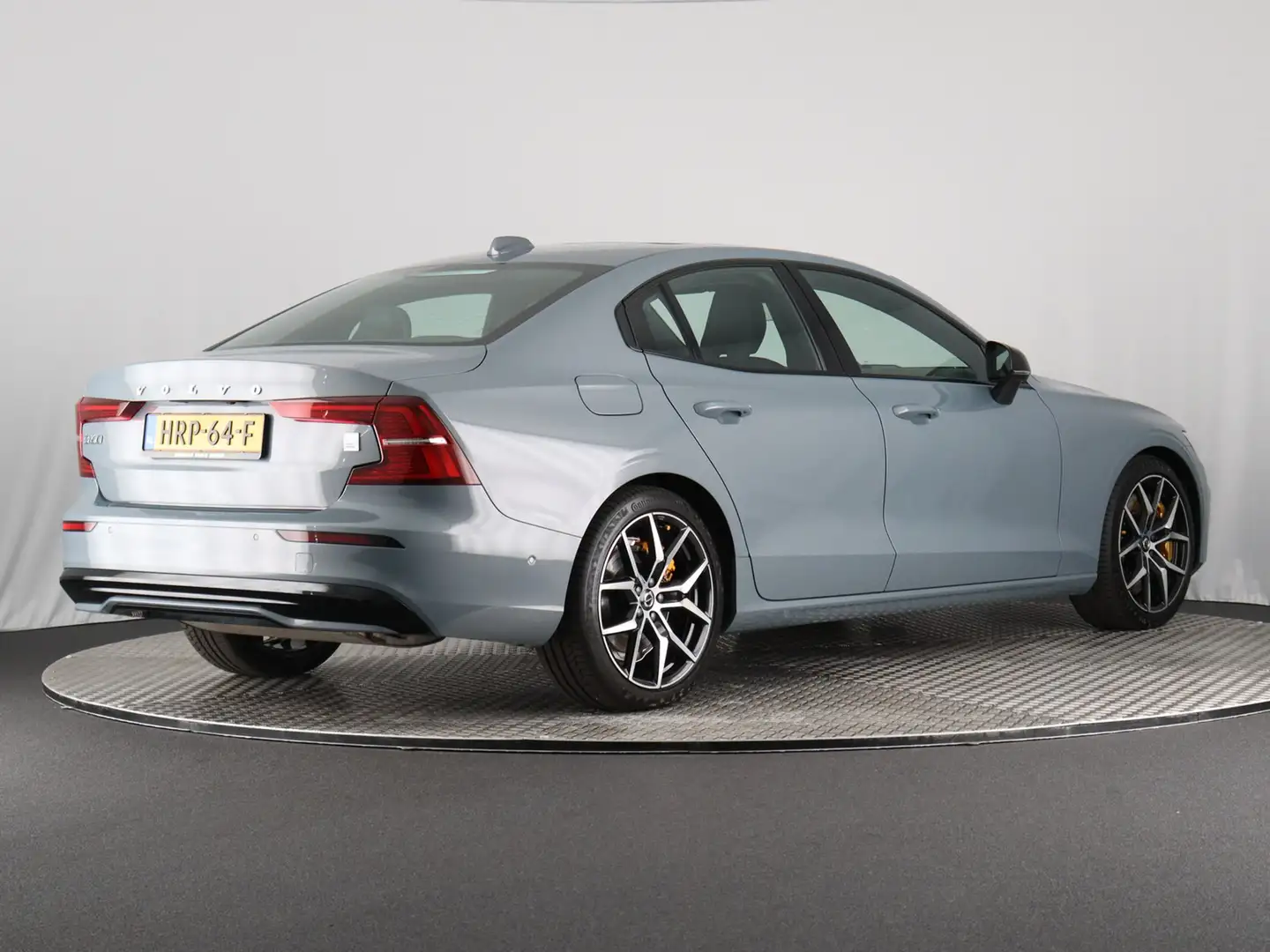 Volvo S60 2.0 T8 AWD Polestar Engineered (Pano / B&W / 360 C Grijs - 2