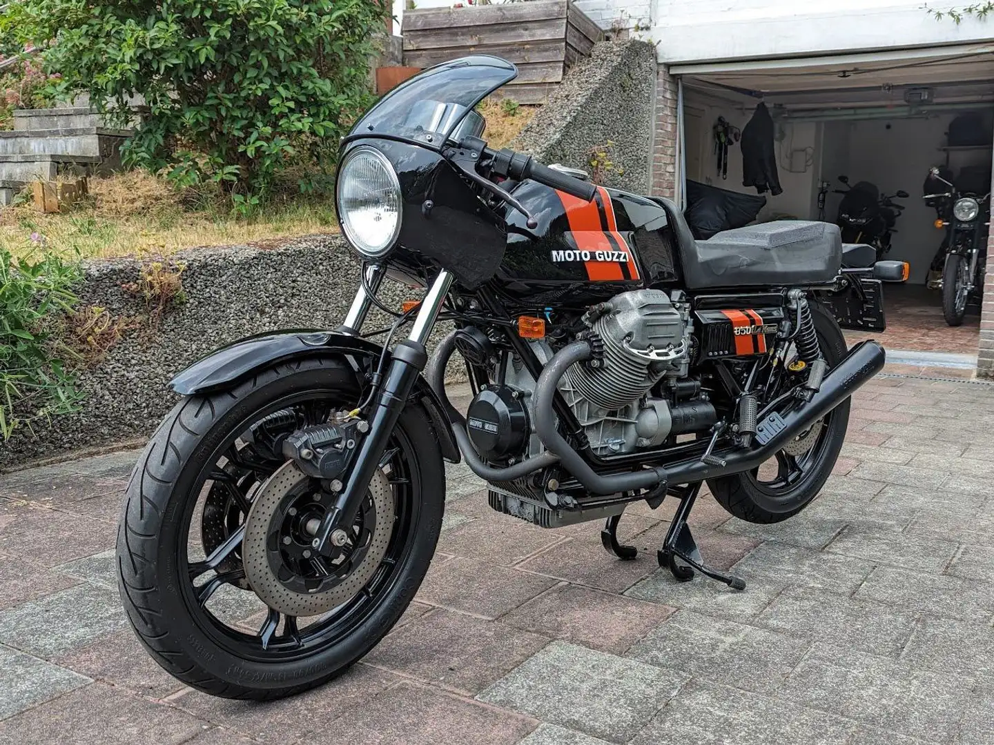 Moto Guzzi 850 Le Mans crna - 1