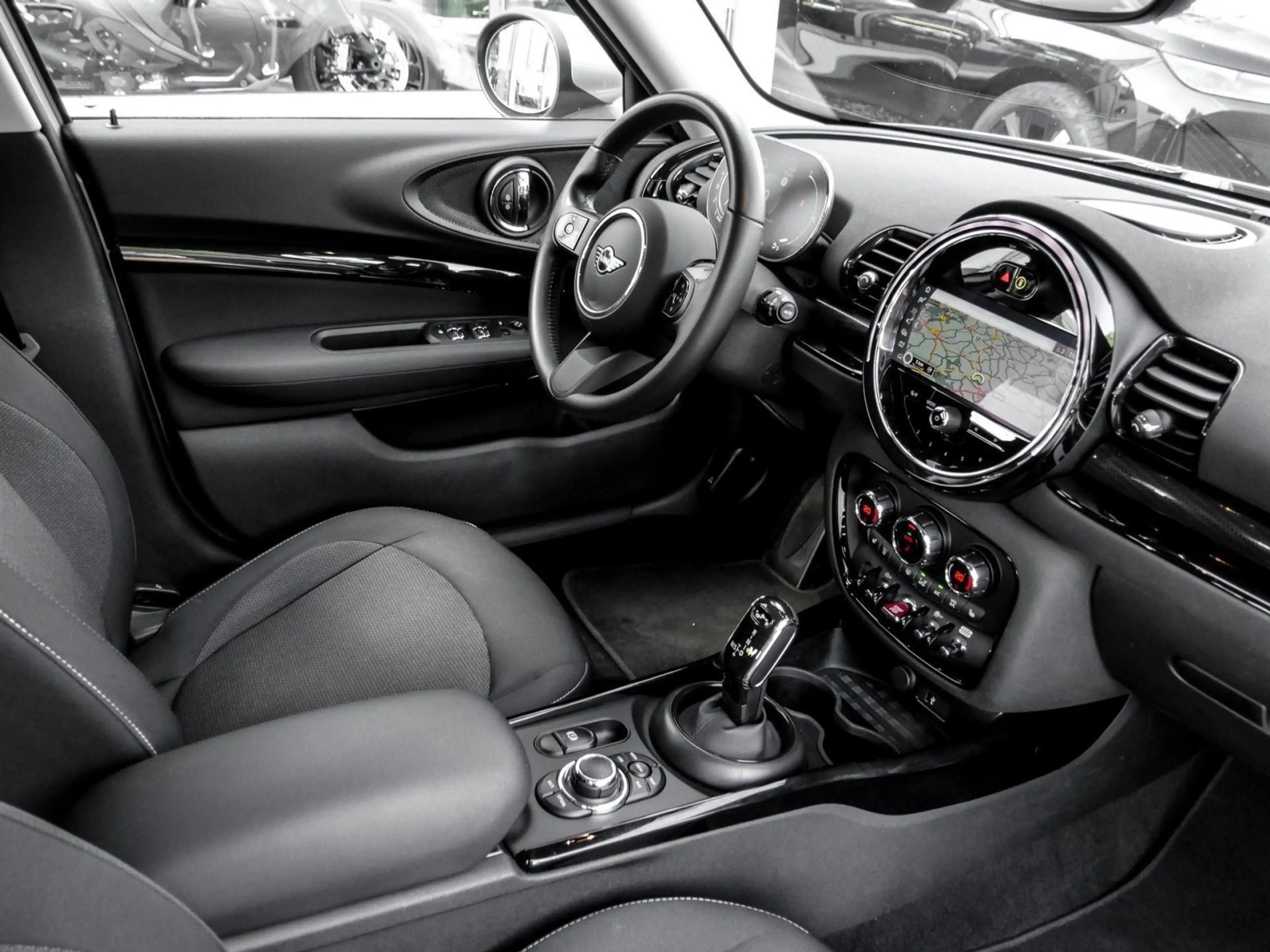 MINI Cooper Clubman ESSENTIAL TRIM+DA+KAMERA+LED+SHZ — photo 3