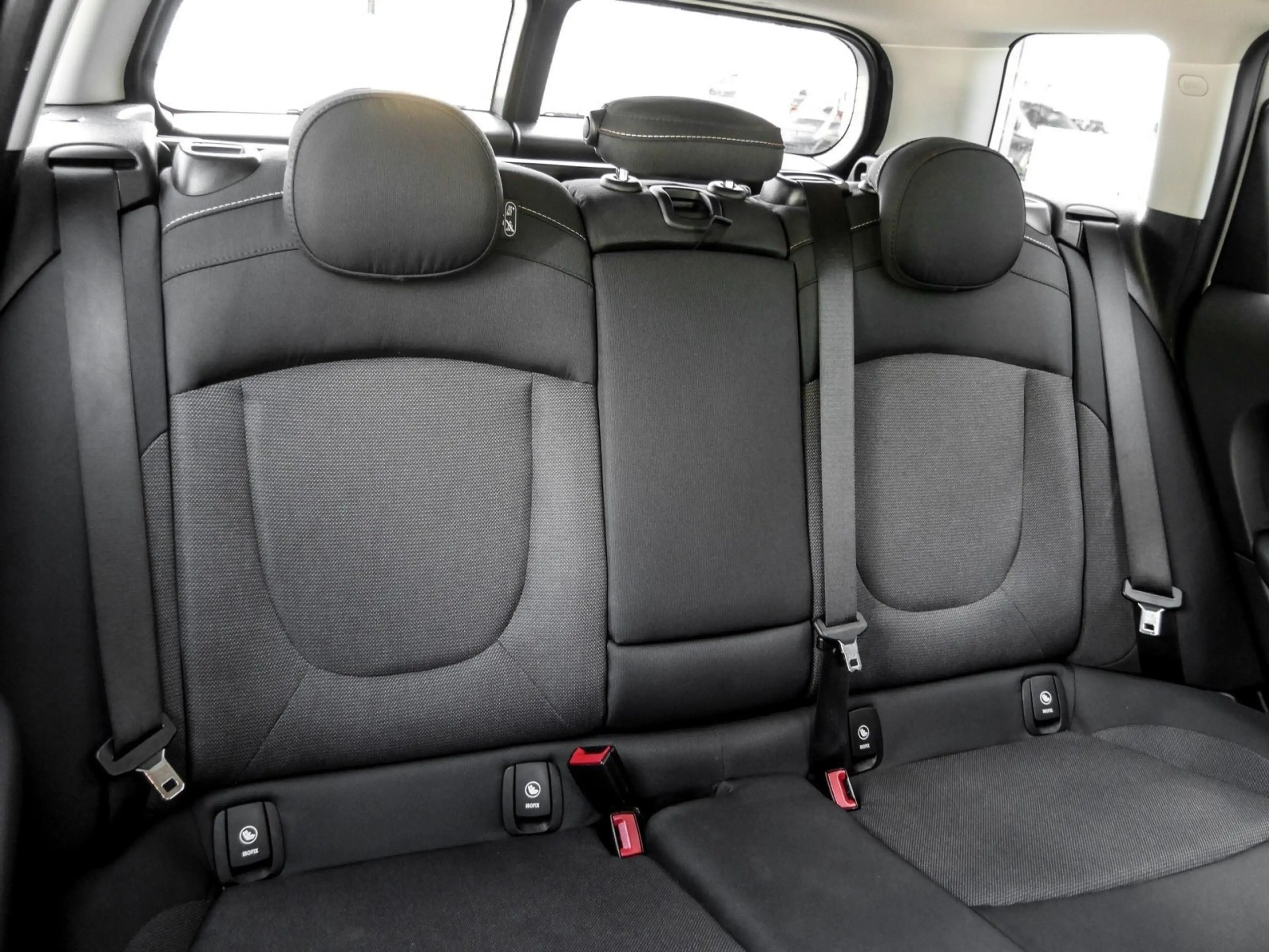 MINI Cooper Clubman ESSENTIAL TRIM+DA+KAMERA+LED+SHZ — photo 4