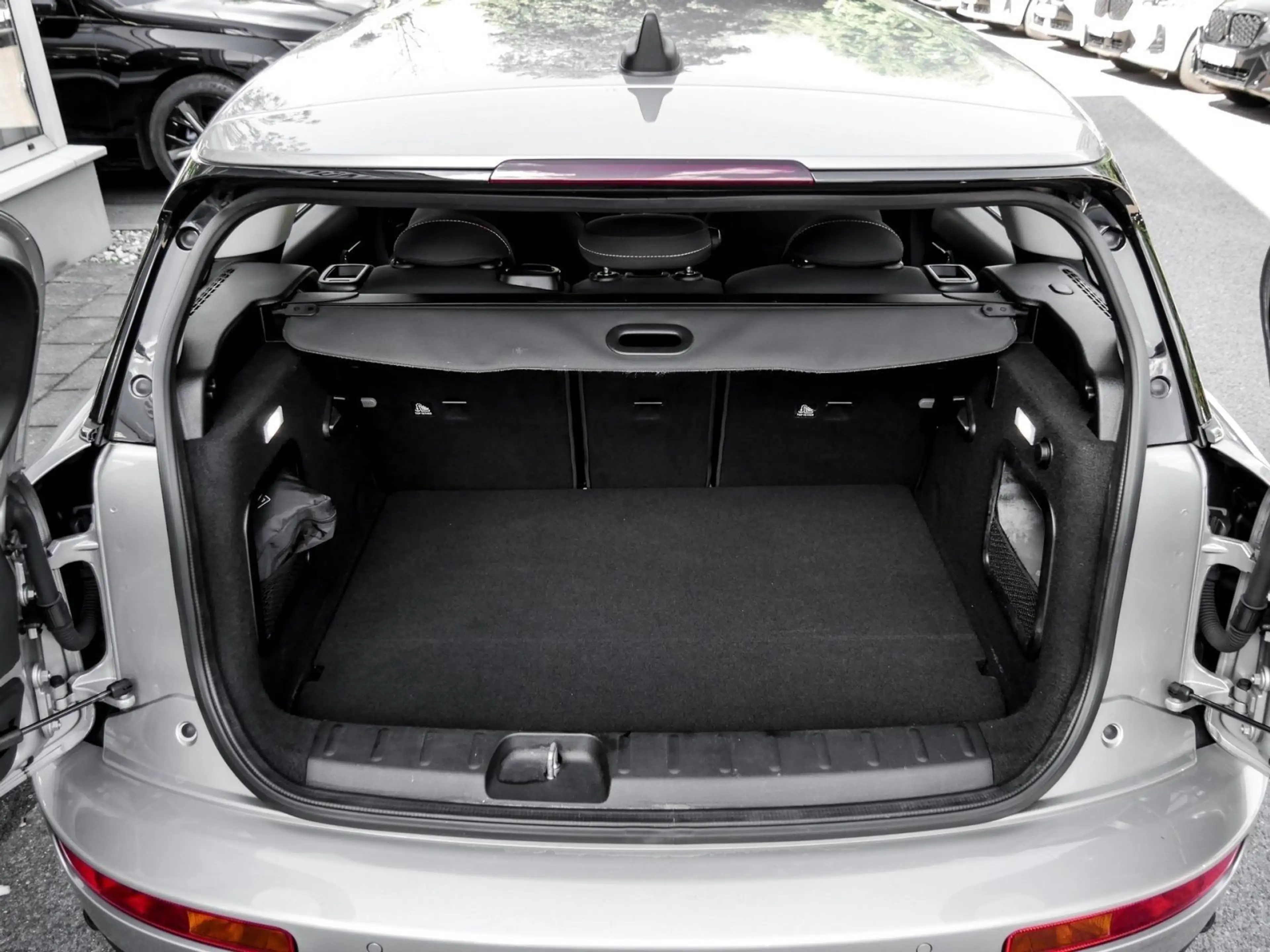 MINI Cooper Clubman ESSENTIAL TRIM+DA+KAMERA+LED+SHZ — photo 12