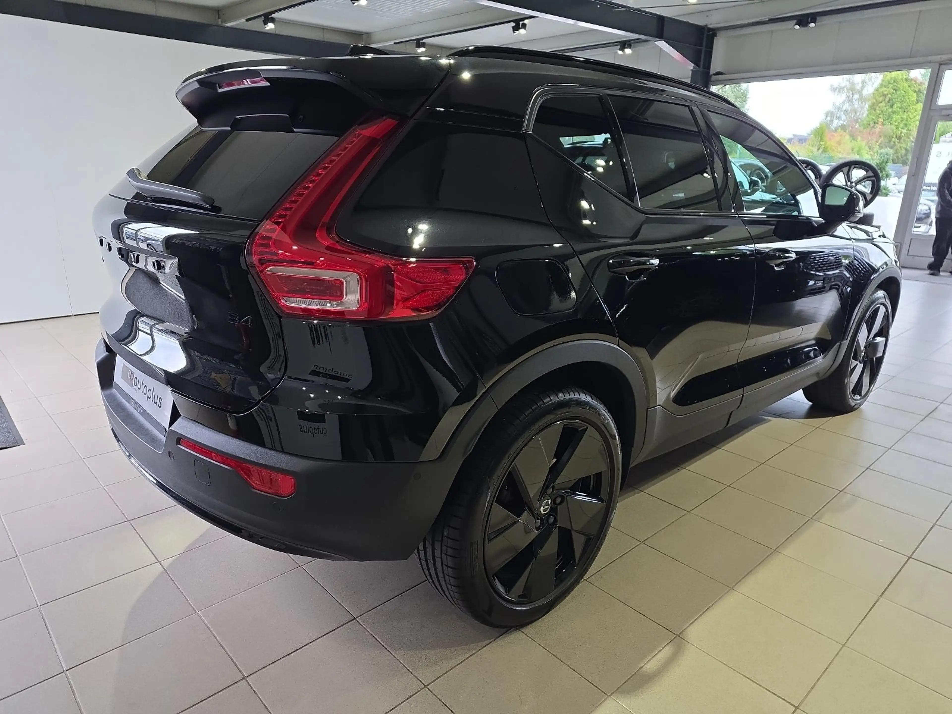 Volvo XC40 B4 Plus Black Edition ACC BLIS 360° WinterP — photo 6
