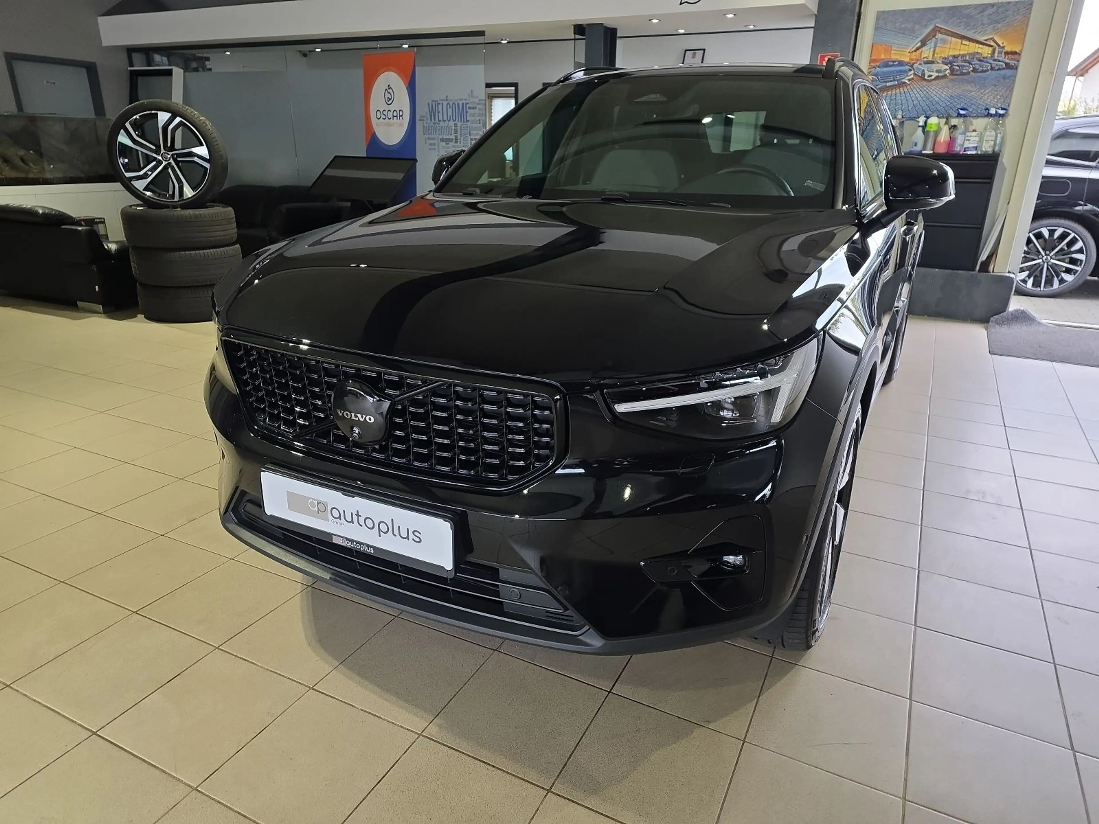 Volvo XC40 B4 Plus Black Edition ACC BLIS 360° WinterP — photo 2