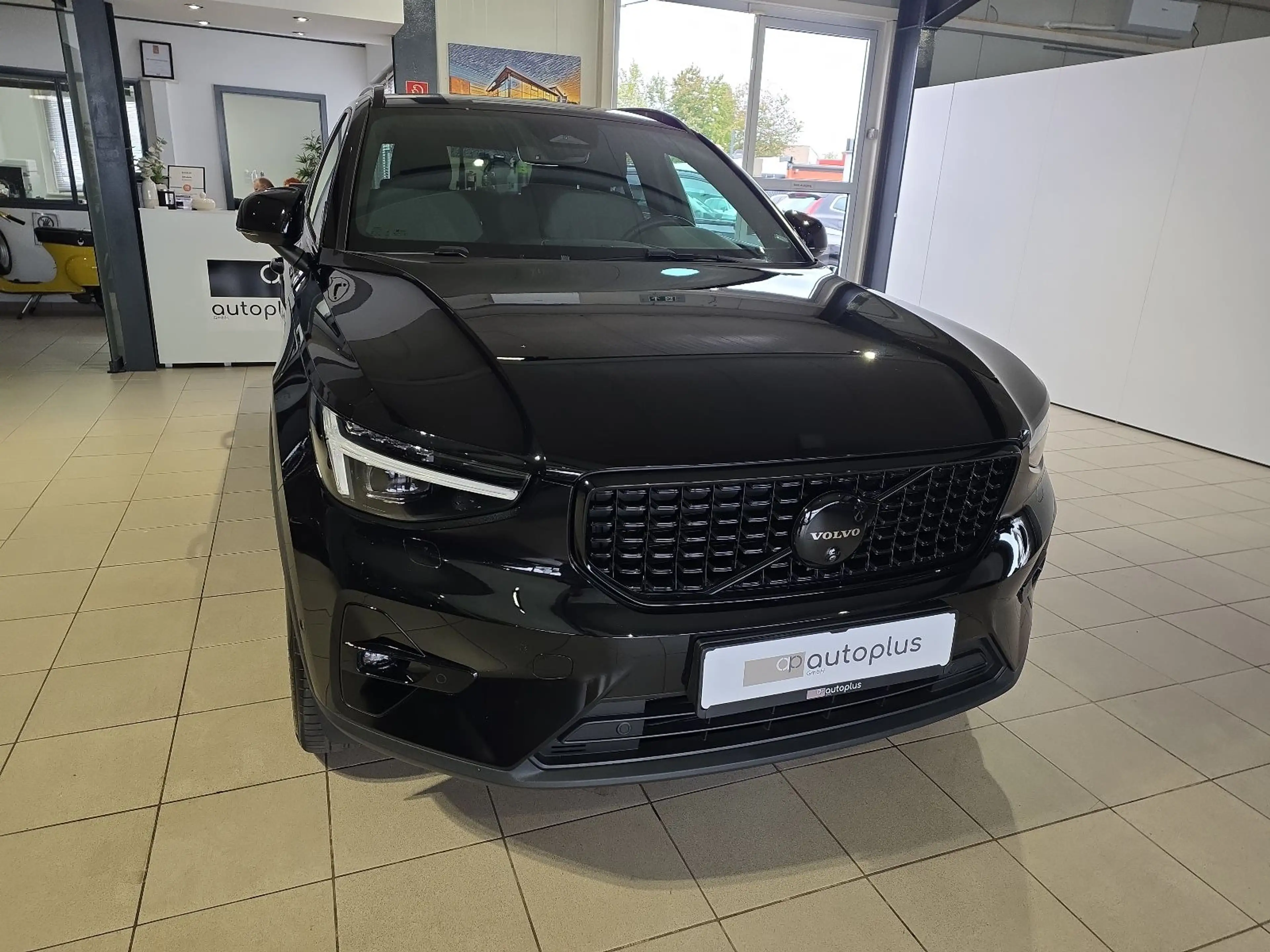 Volvo XC40 B4 Plus Black Edition ACC BLIS 360° WinterP — photo 4
