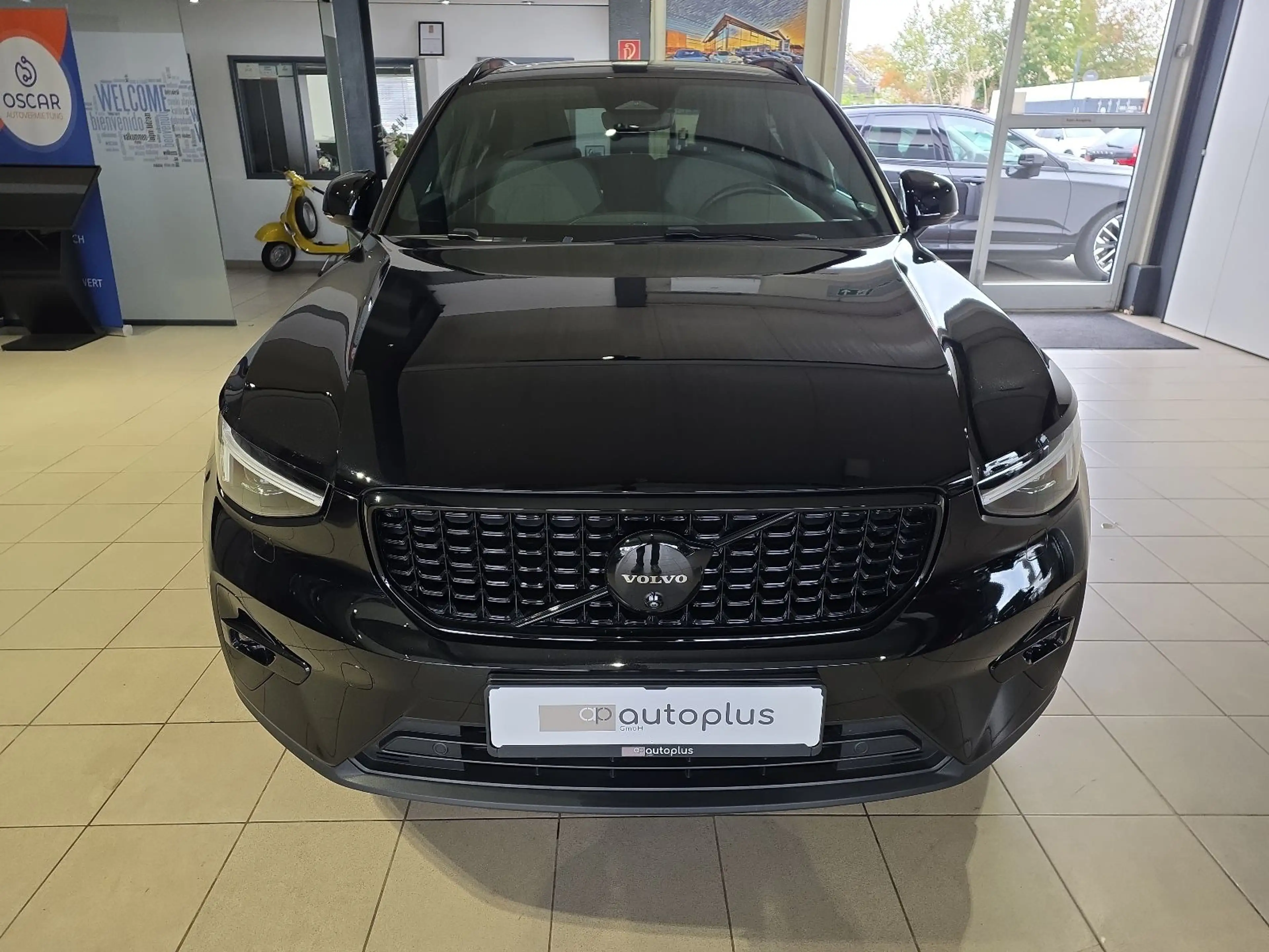 Volvo XC40 B4 Plus Black Edition ACC BLIS 360° WinterP — photo 3
