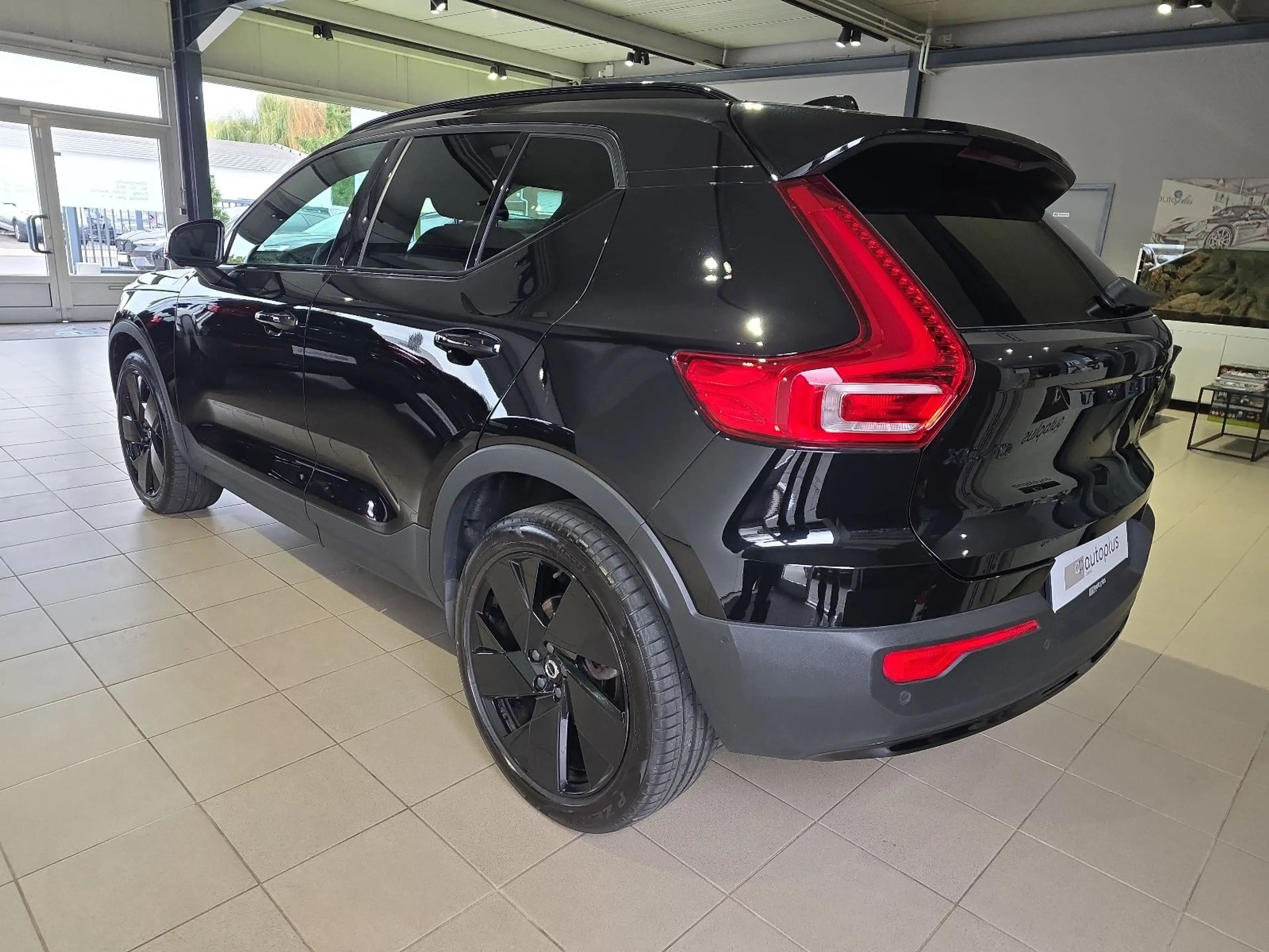 Volvo XC40 B4 Plus Black Edition ACC BLIS 360° WinterP — photo 10