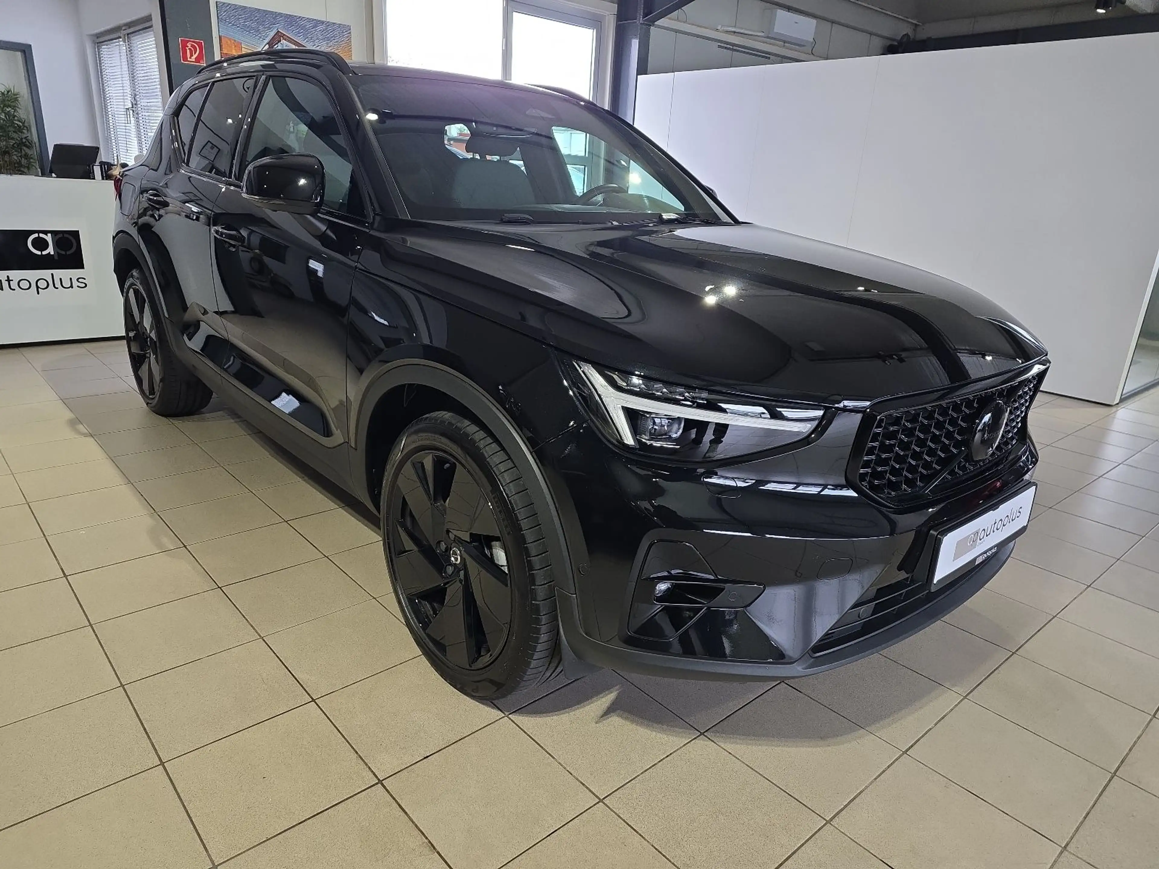 Volvo XC40 B4 Plus Black Edition ACC BLIS 360° WinterP — photo 5