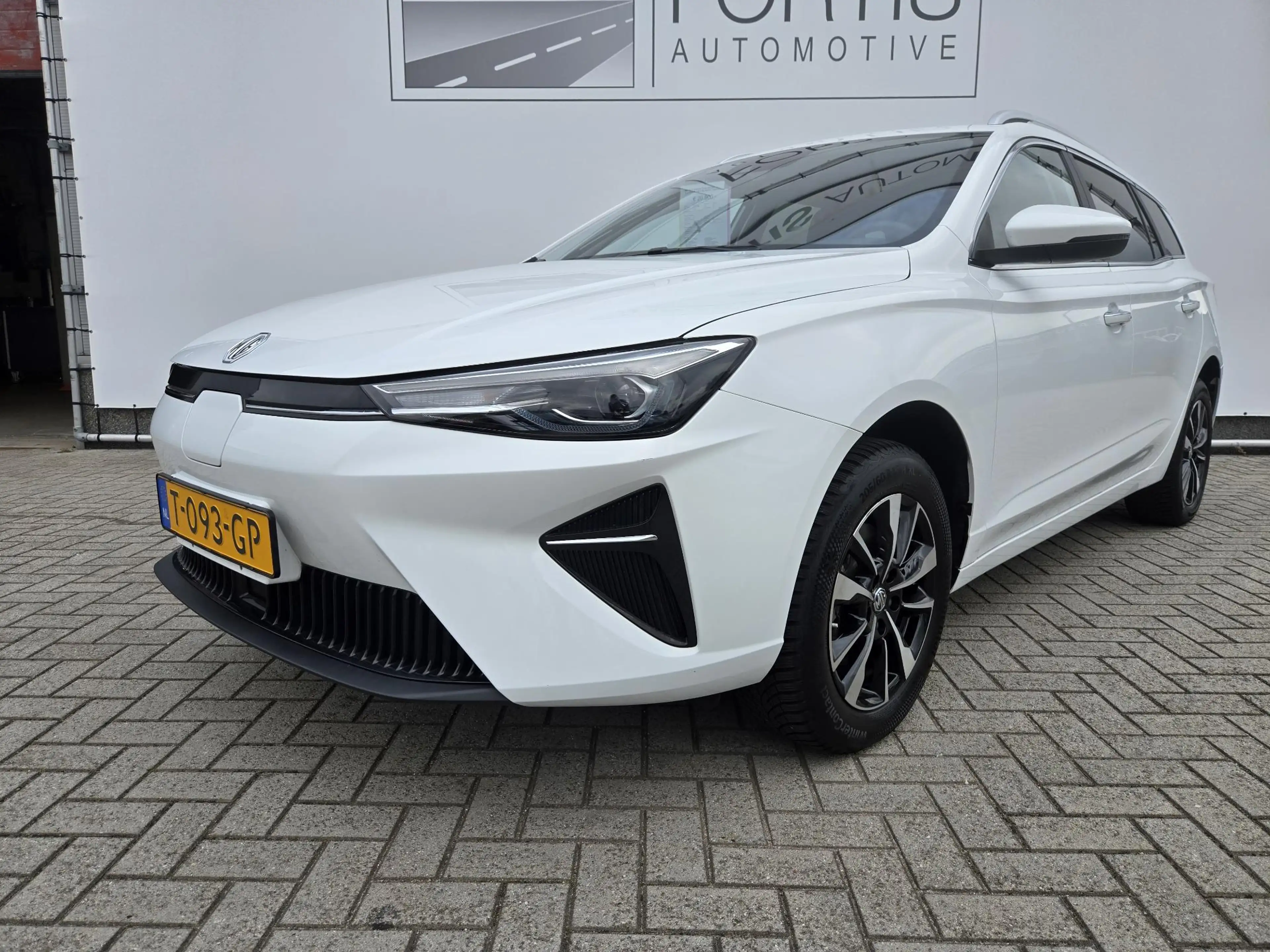 MG MG5 Electric Long Range Comfort 61 kWh NL-AUTO | NAVI — photo 36