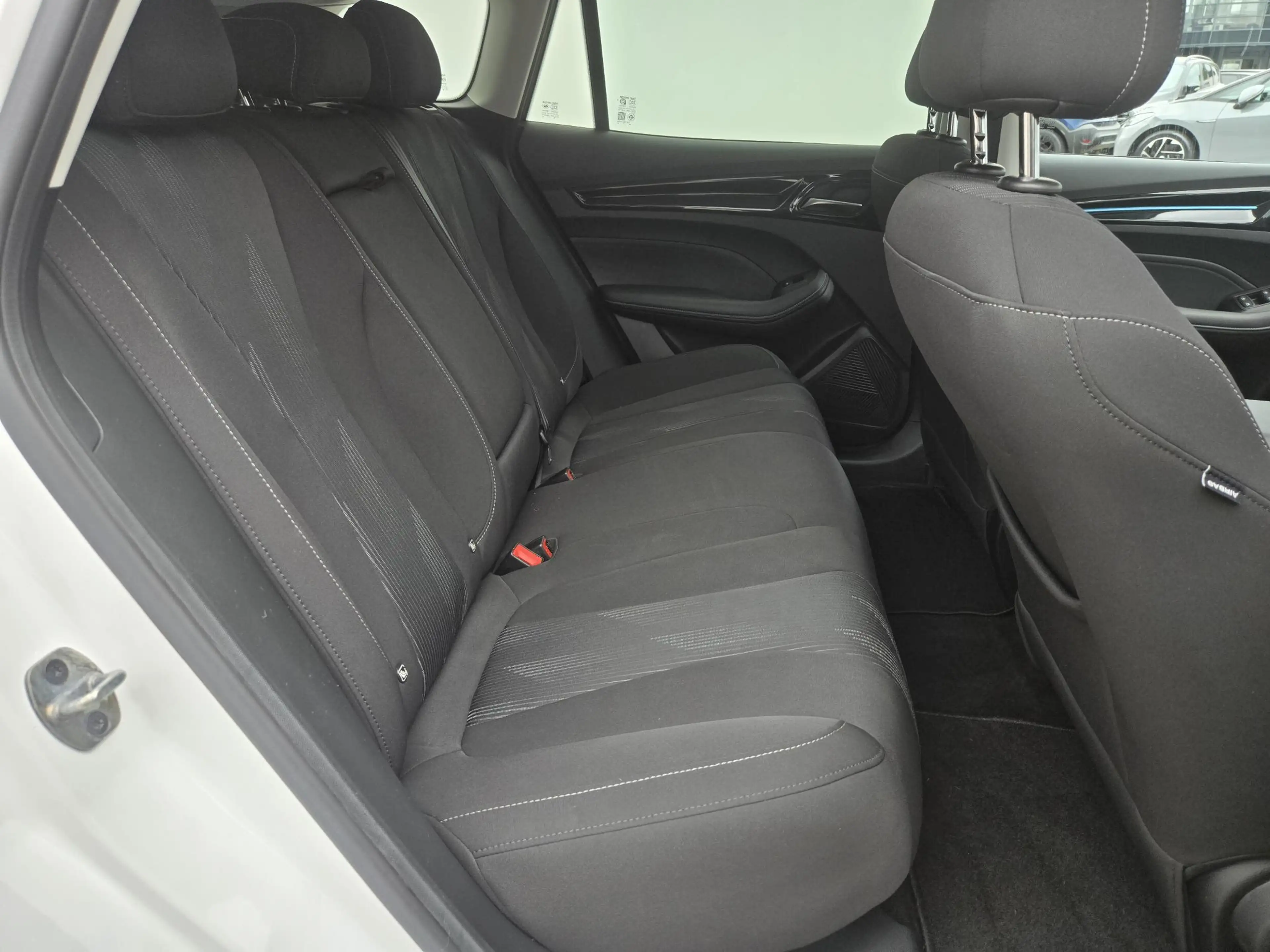 MG MG5 Electric Long Range Comfort 61 kWh NL-AUTO | NAVI — photo 12