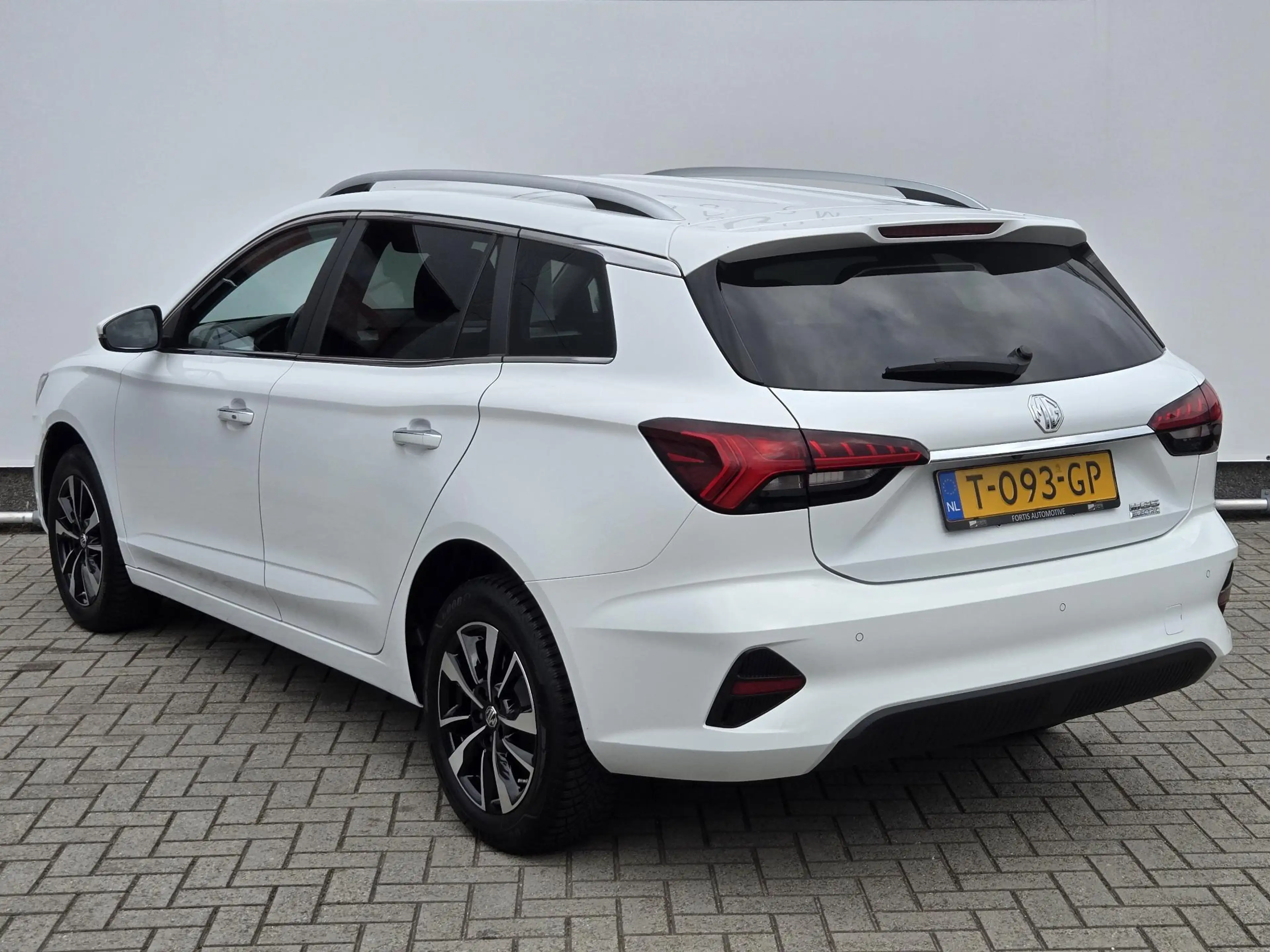 MG MG5 Electric Long Range Comfort 61 kWh NL-AUTO | NAVI — photo 15