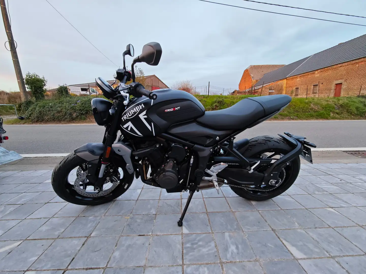 Triumph Trident 660 Noir - 1