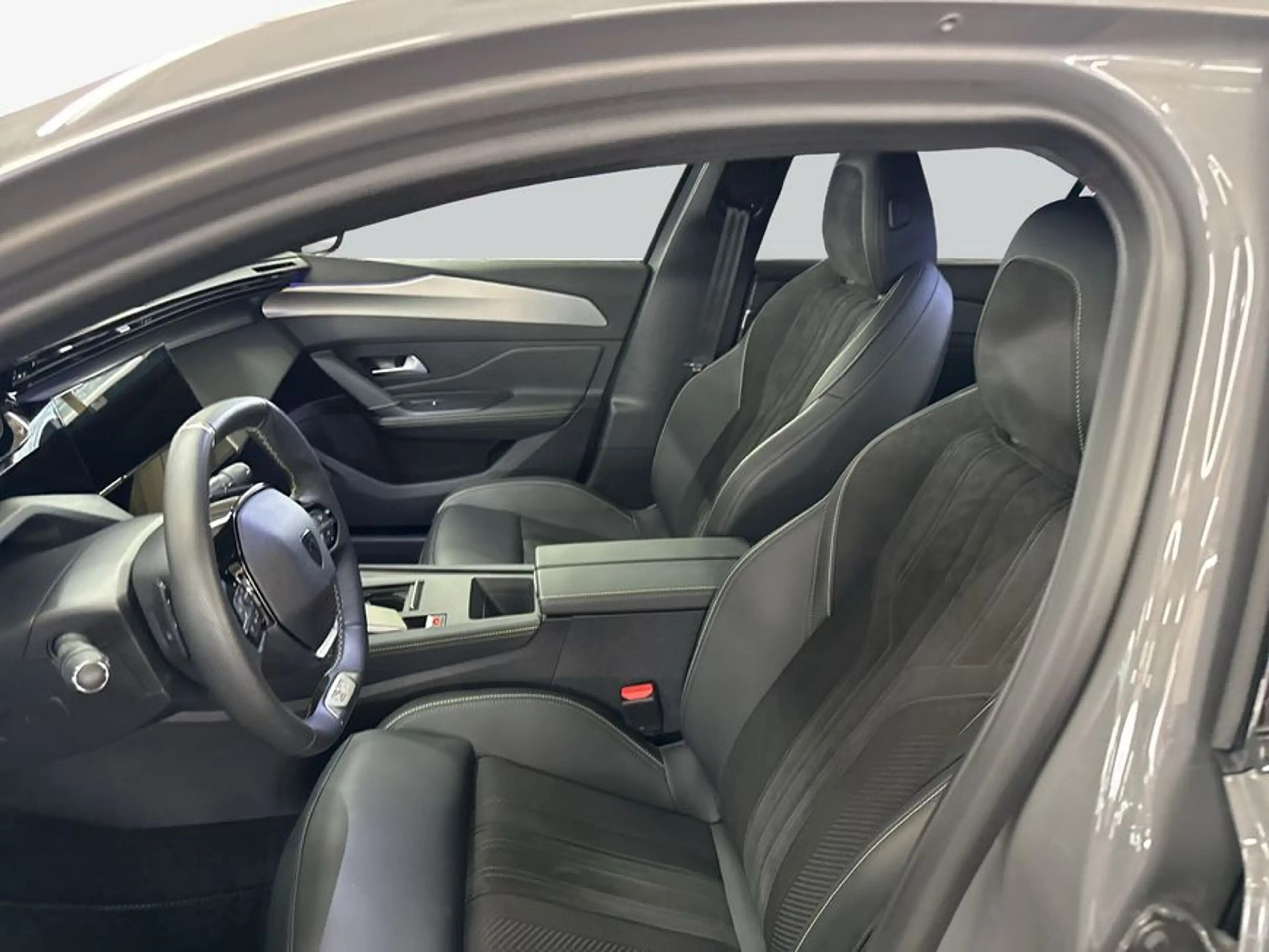 Peugeot 408 PureTech 130 EAT8 GT — photo 9