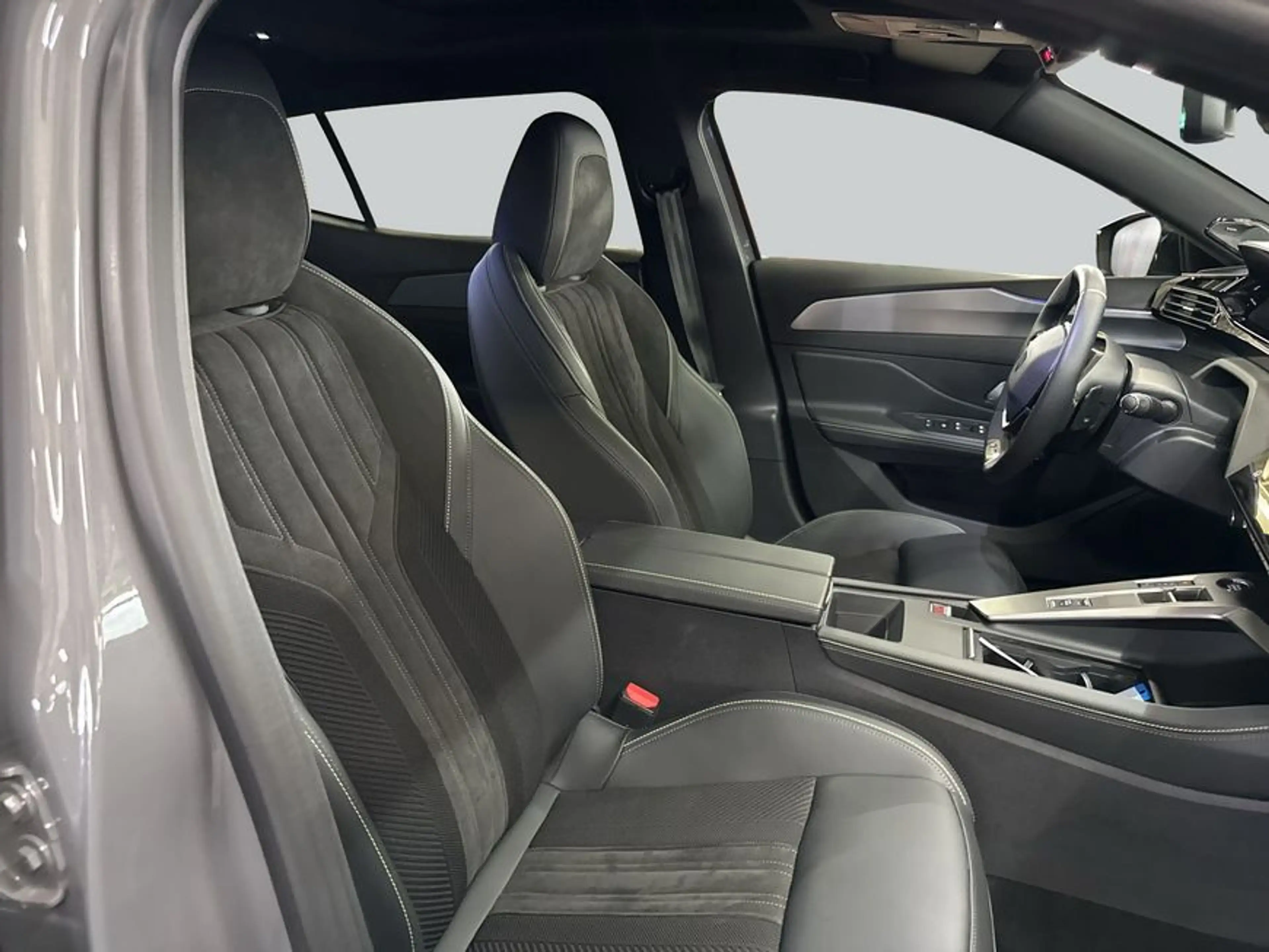 Peugeot 408 PureTech 130 EAT8 GT — photo 12