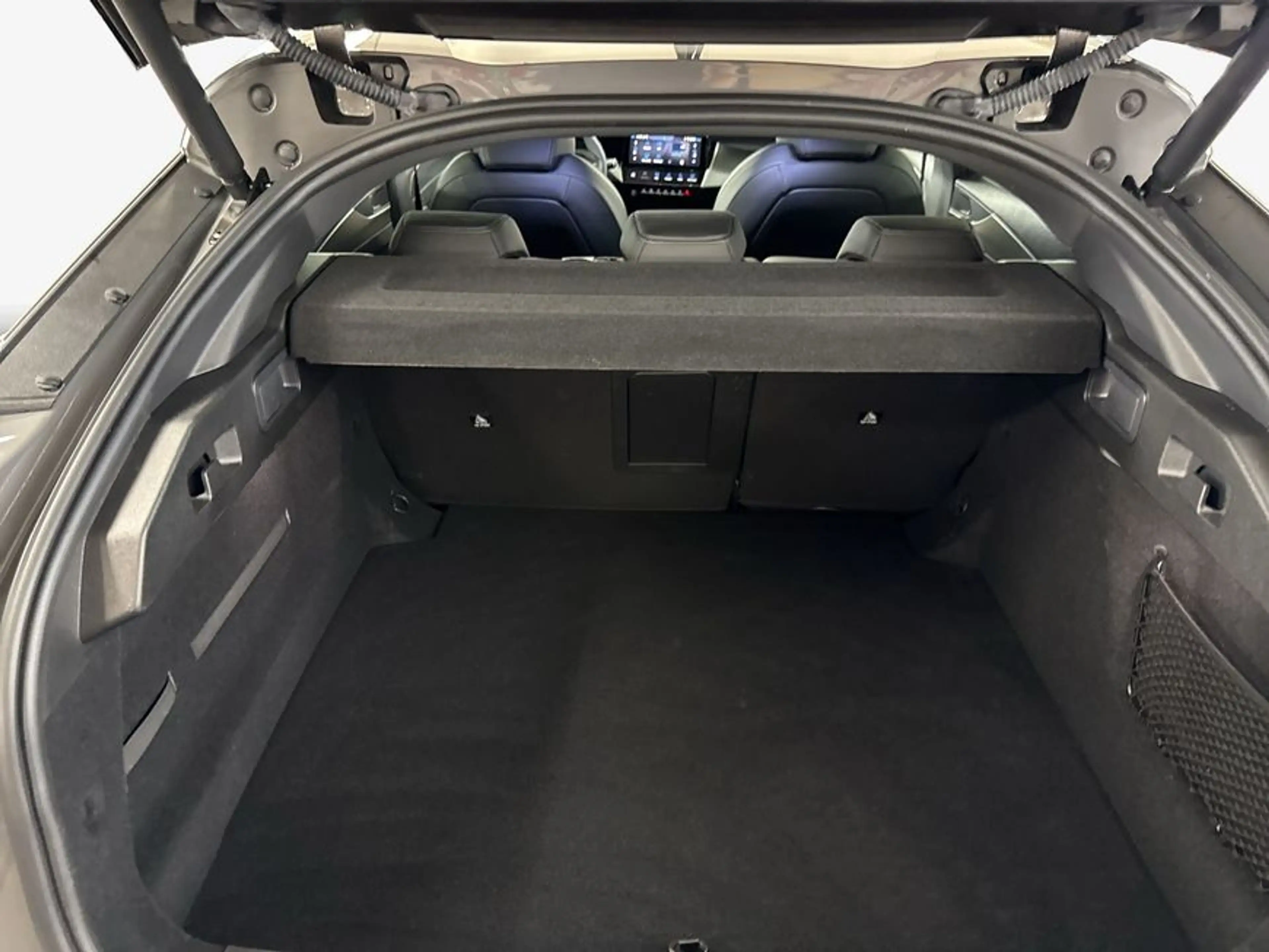 Peugeot 408 PureTech 130 EAT8 GT — photo 8