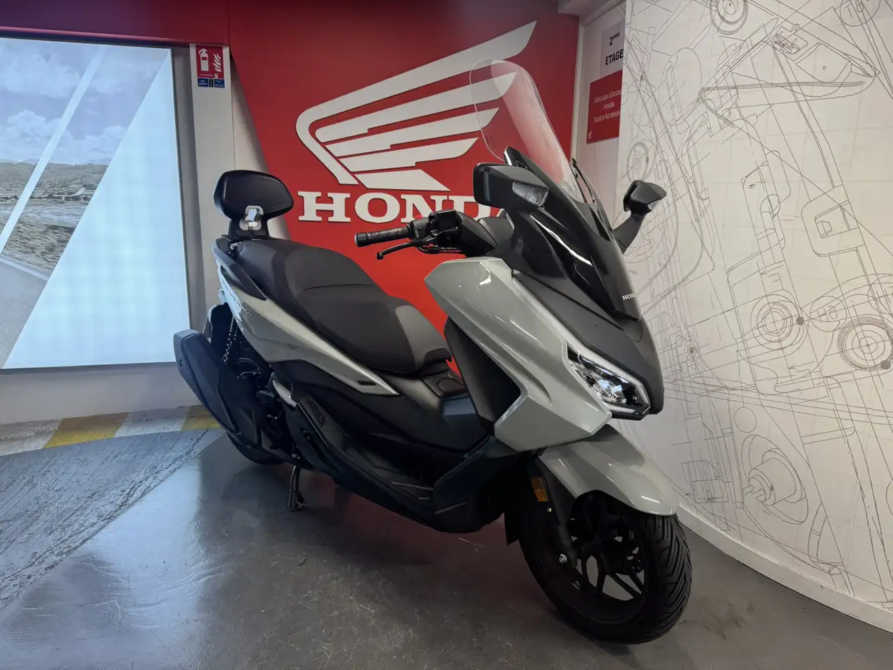 Honda Forza 350