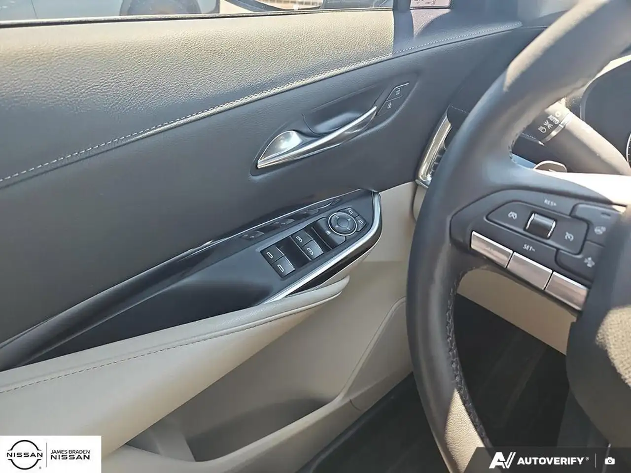 Cadillac XT4 снимка Cadillac XT4