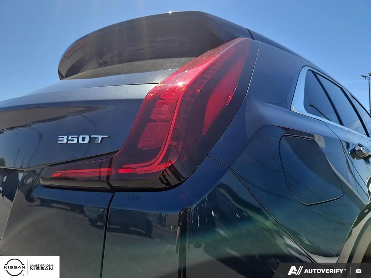 Cadillac XT4 снимка Cadillac XT4