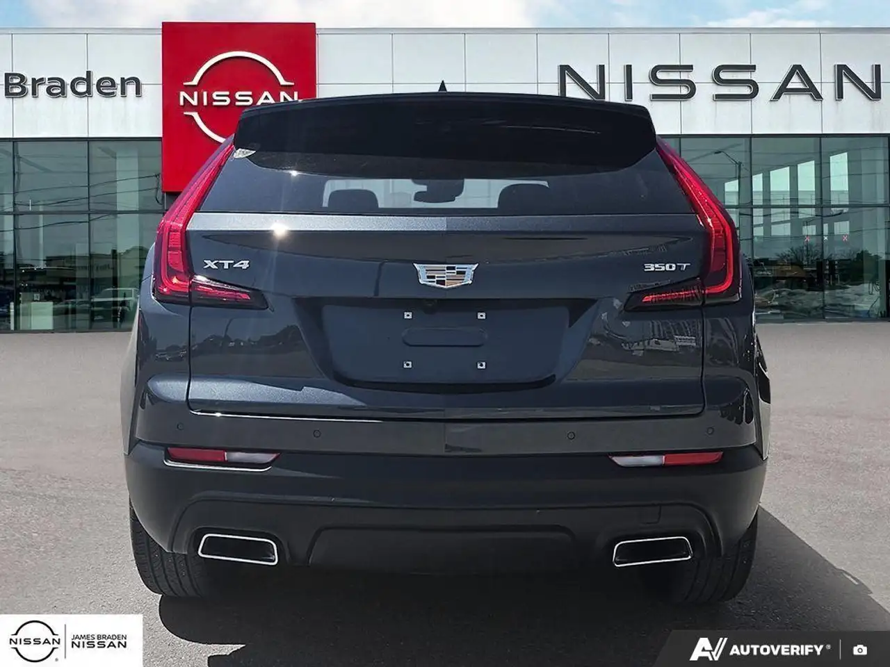 Cadillac XT4 снимка Cadillac XT4
