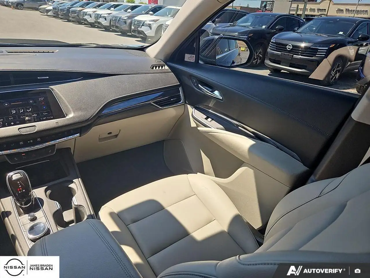 Cadillac XT4 снимка Cadillac XT4