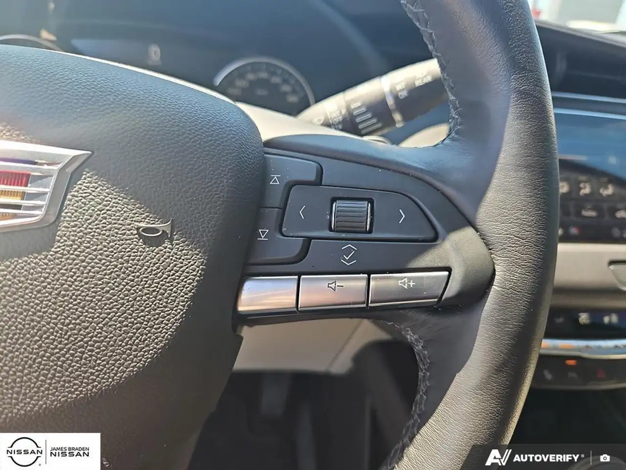 Cadillac XT4 снимка Cadillac XT4