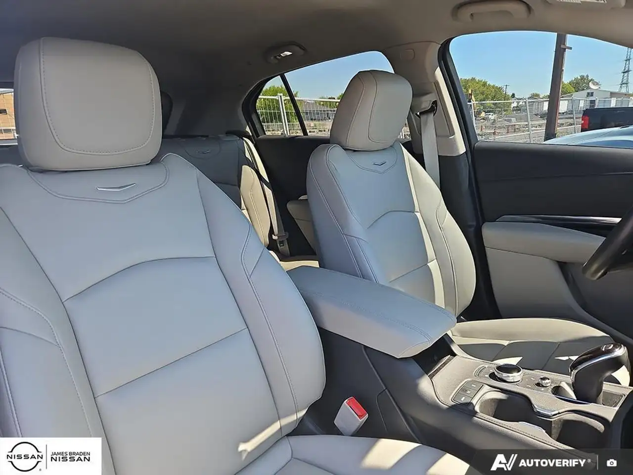 Cadillac XT4 снимка Cadillac XT4