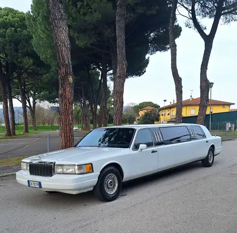 Lincoln Continental LIMOUSINE Town Car Stretch 9 Posti