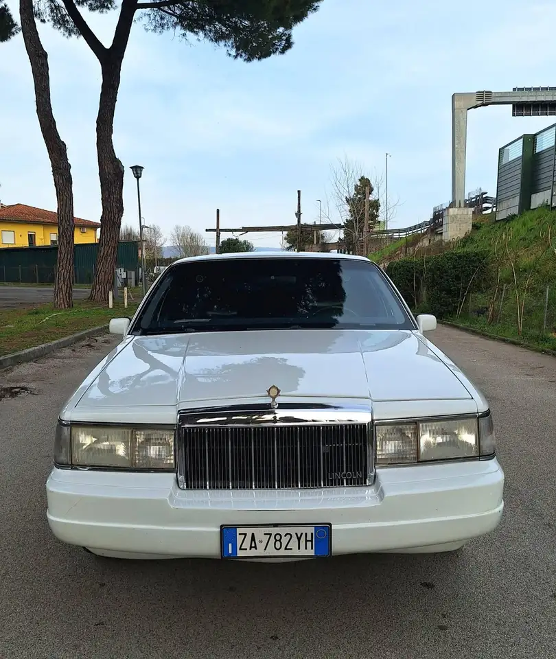 Lincoln Continental LIMOUSINE Town Car Stretch 9 Posti, foto 4