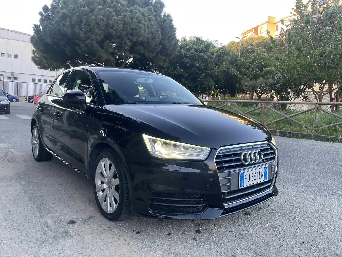 Audi A1 Sportback 1.6 tdi Admired s-tronic - 1