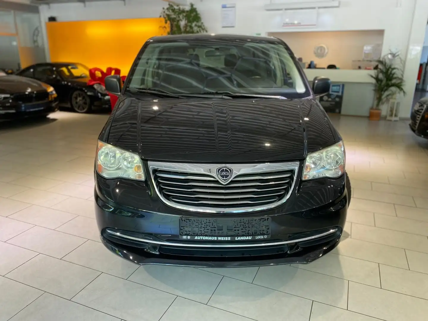 Lancia Voyager 2.8 Multijet Silver Automatik 7-Sitzer Leder Tempo Schwarz - 2
