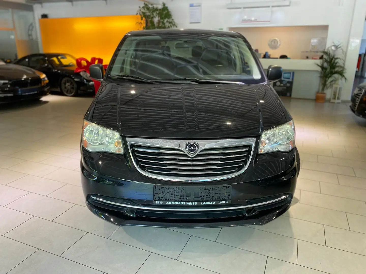 Lancia Voyager 2.8 Multijet Silver Automatik 7-Sitzer Leder Tempo Schwarz - 2